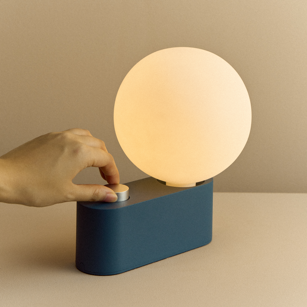 Alumina Multi-Use Lamp in Sapphire