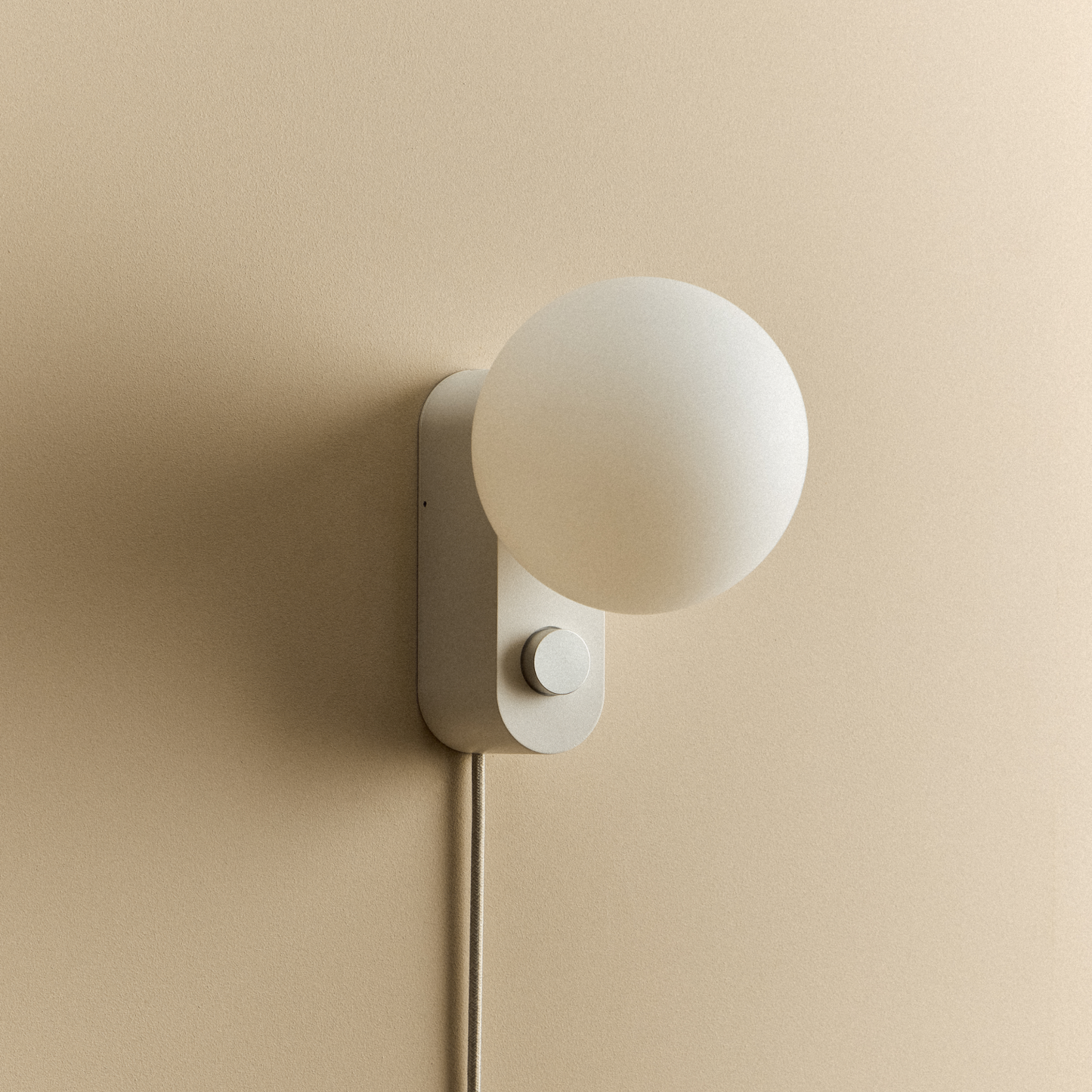 Alumina Multi-Use Lamp in Chalk
