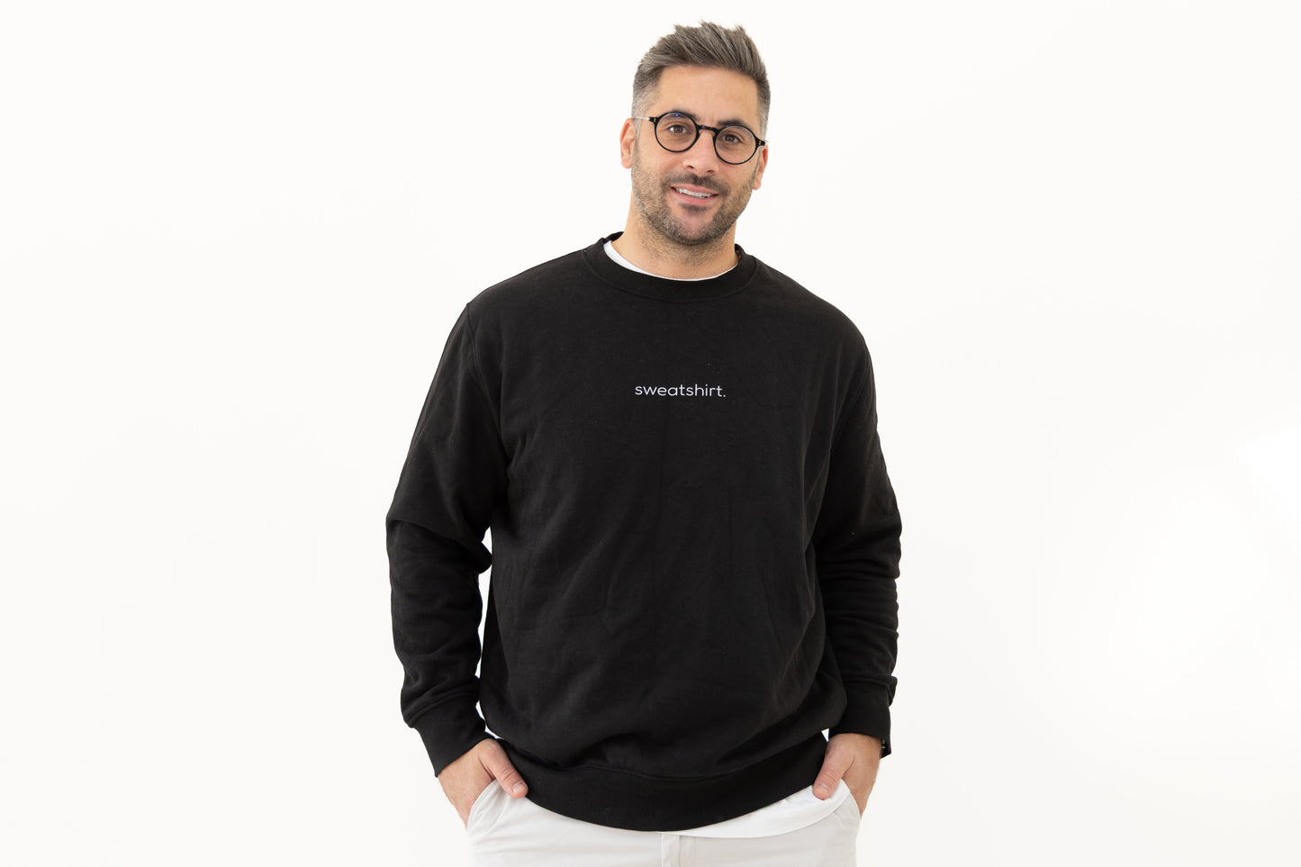 simple. sweatshirt. black.