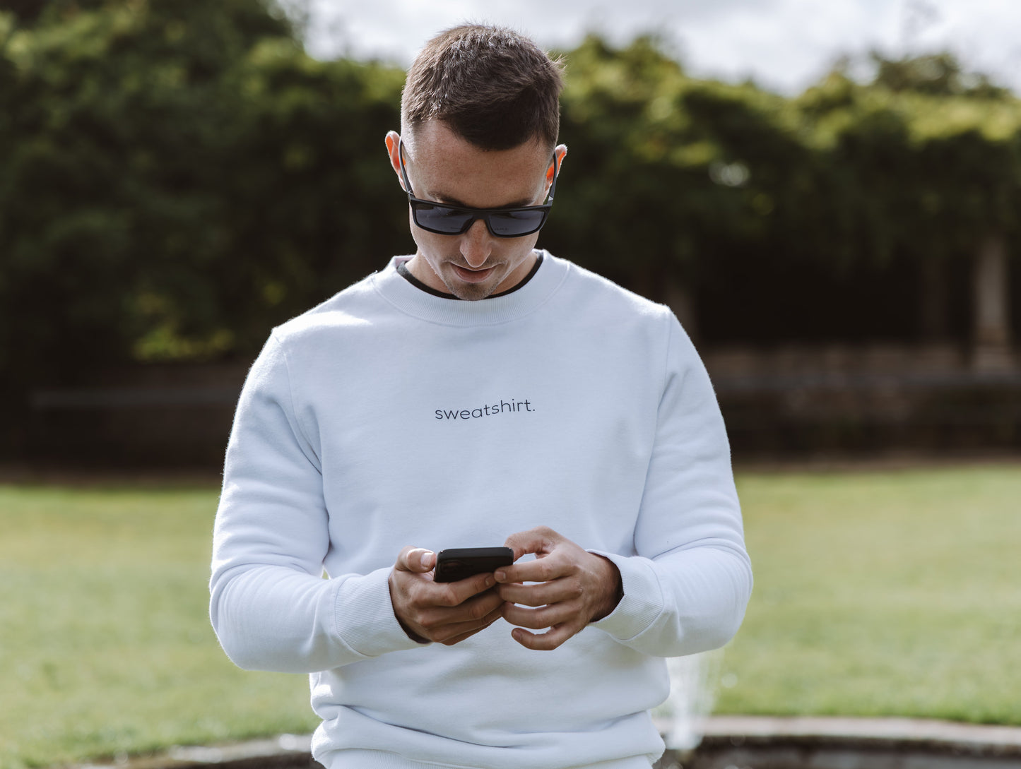 simple. sweatshirt. white.