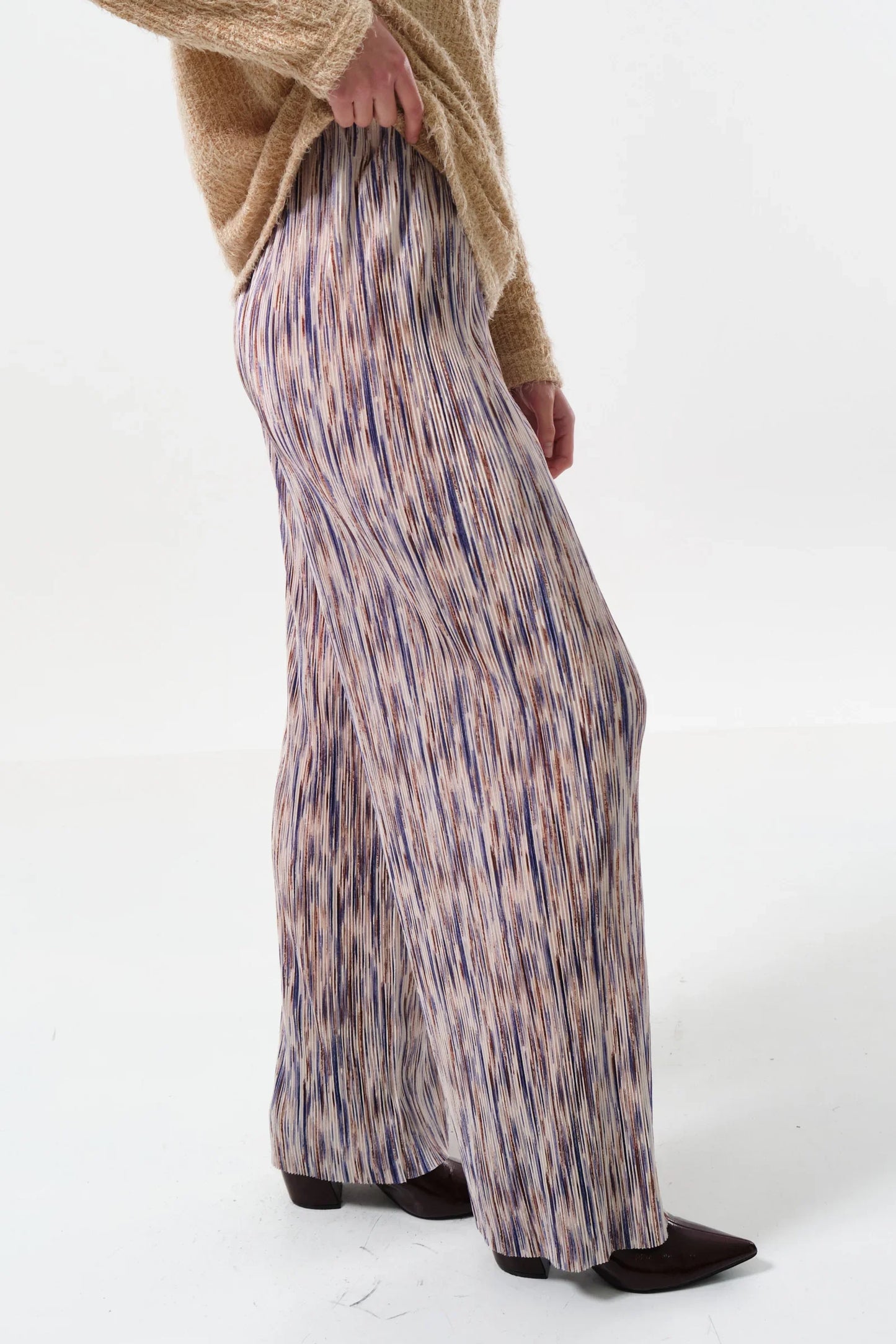 Clothide Line Print Pleat Trousers