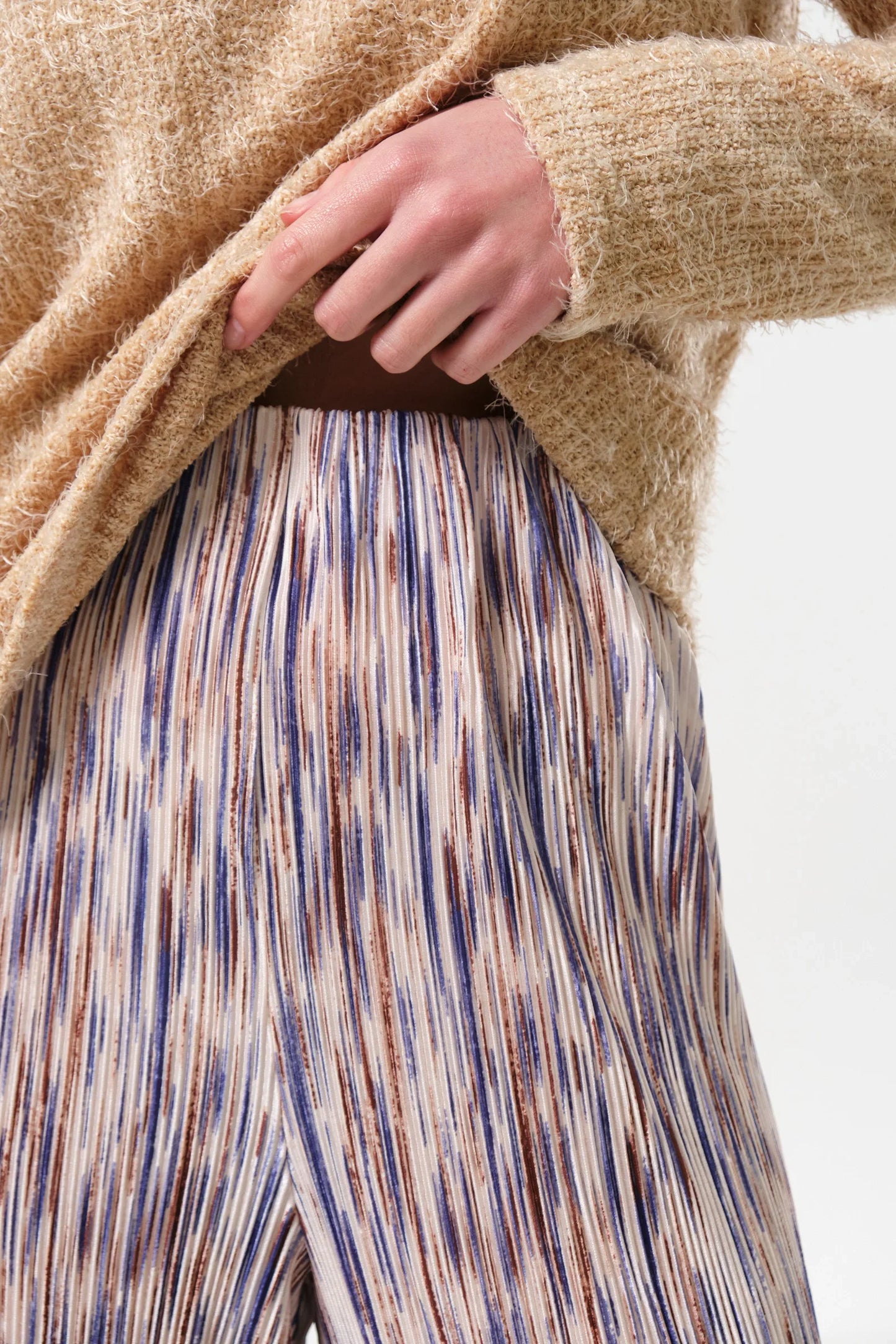 Clothide Line Print Pleat Trousers