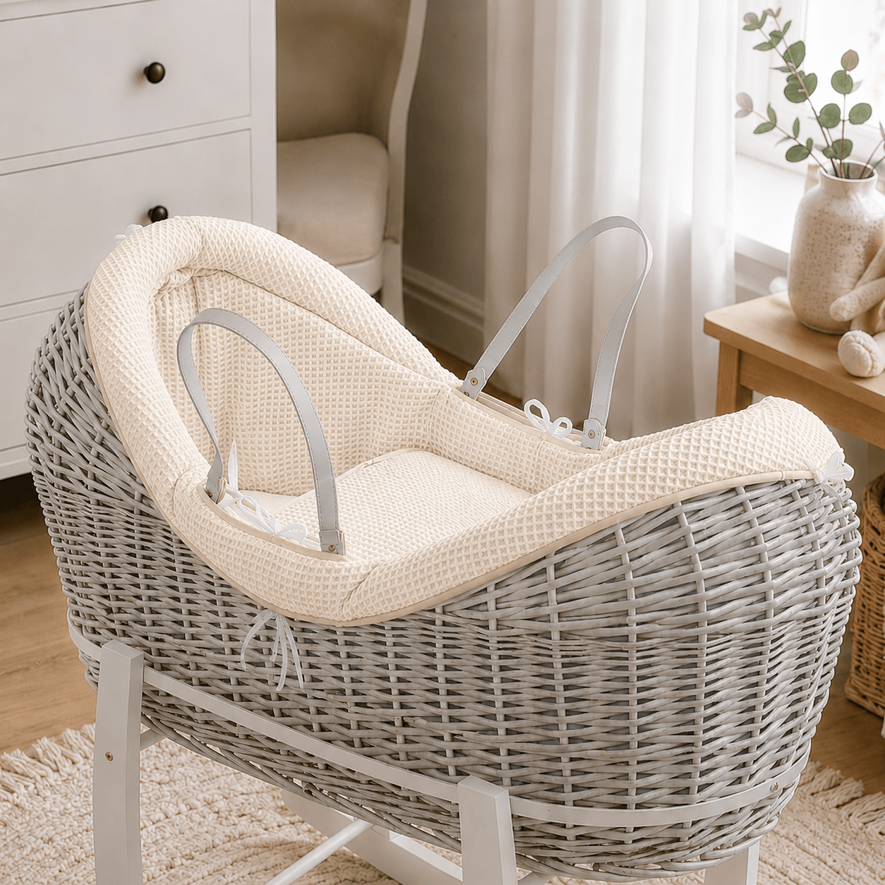 Wicker Deluxe Pod Baby Moses Basket With Stand