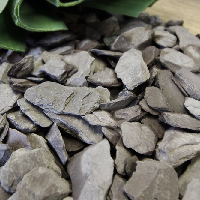 Welsh Blue Plum Crushed Slate Chippings 20mm