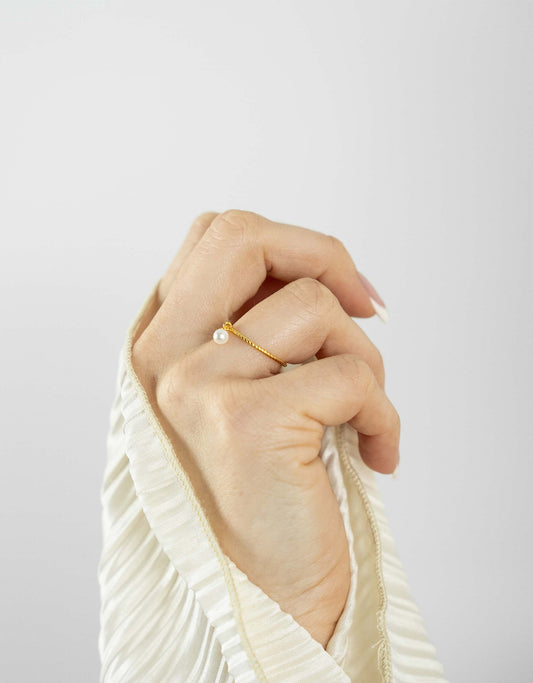 Charm Pearl Ring