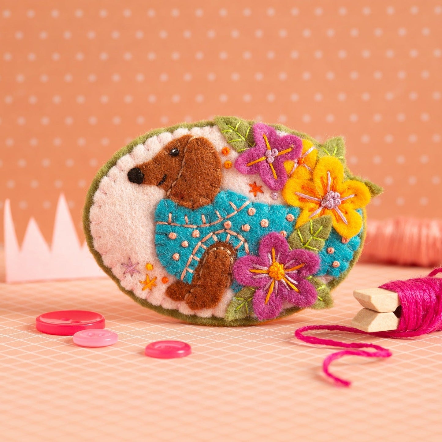 'Dachshund' Dog Felt Craft Brooch Kit for Beginners