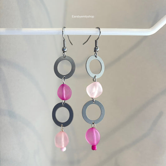 Stainless steel circle and asymmetrical pink bead statement dangle earrings