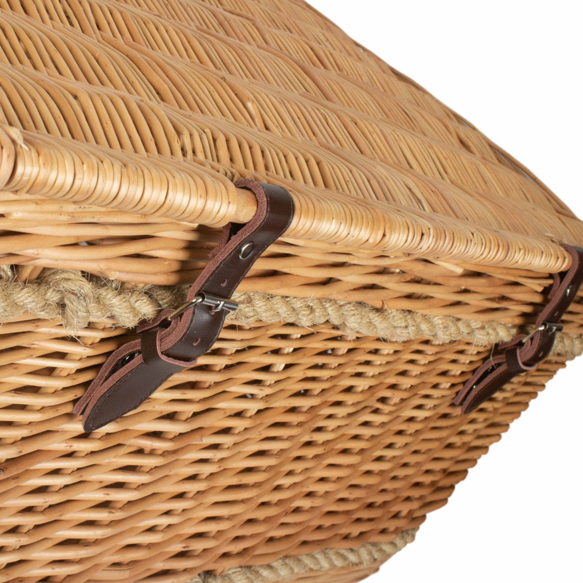 28 Inch Rope Handled Willow Hamper Trunk