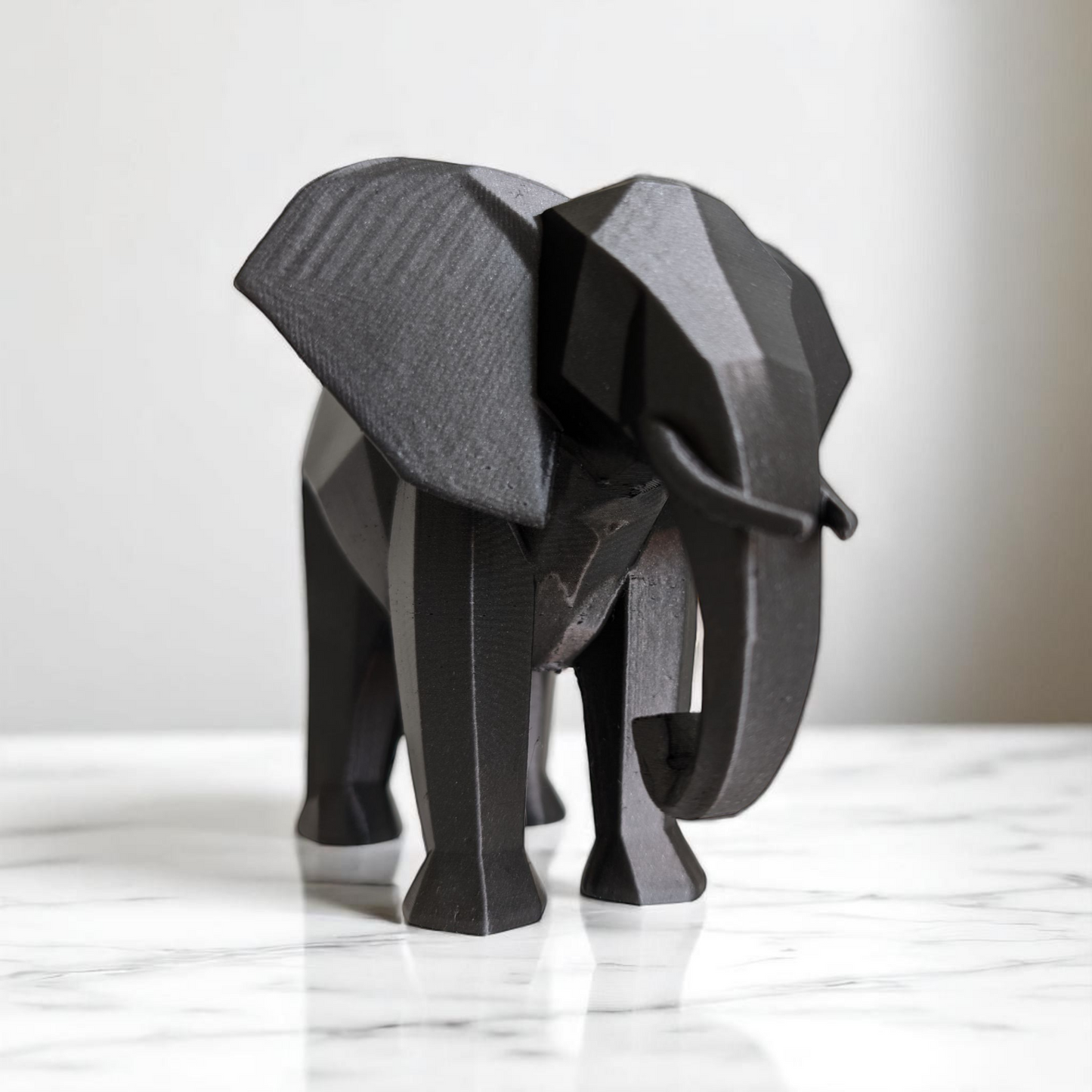 Minimalist Low-Poly Elephant Statue - Modern Living Room & Office Decor