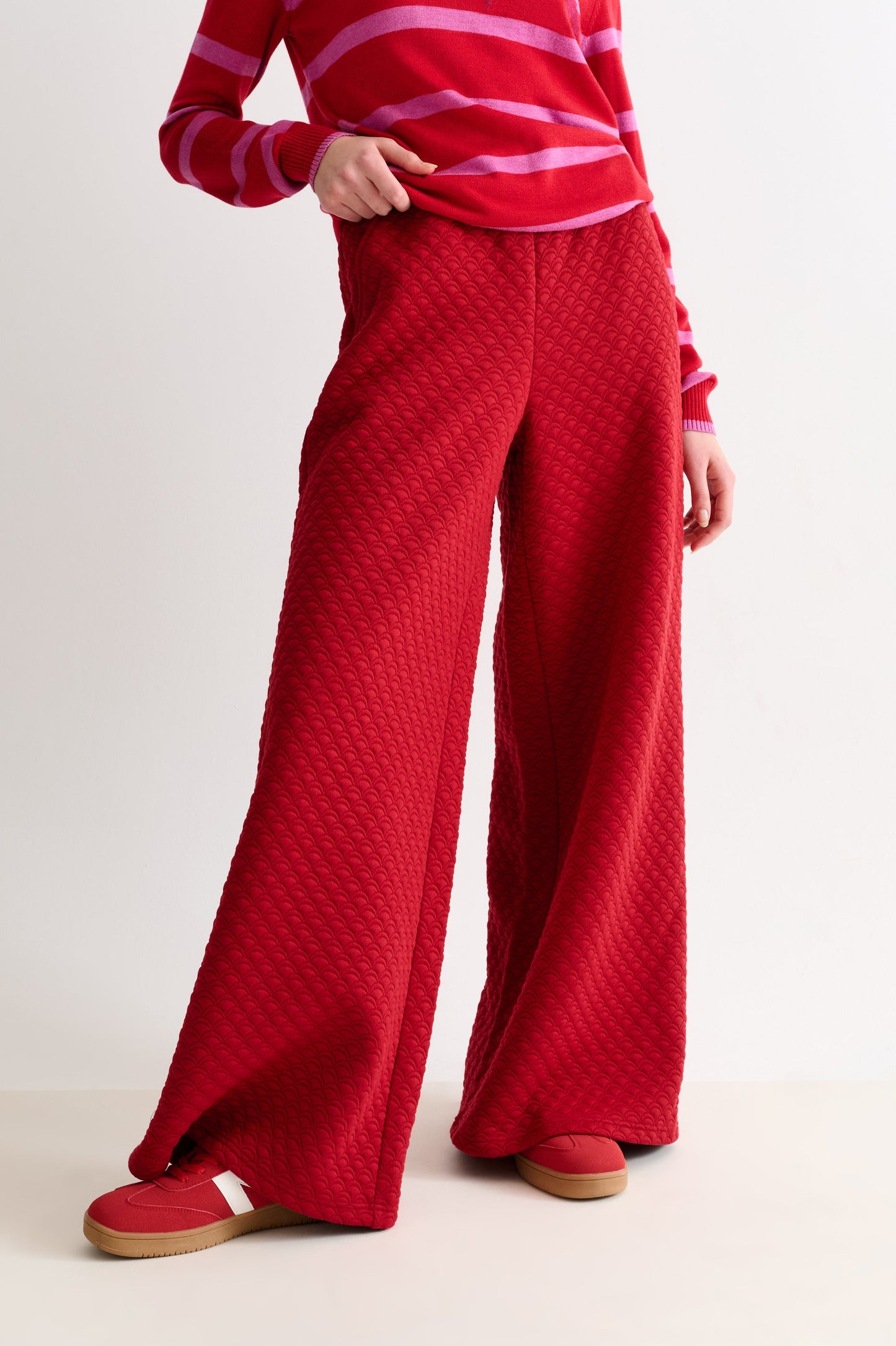 Flory Scallop Quilt Wide Leg Trouser - Wine Red