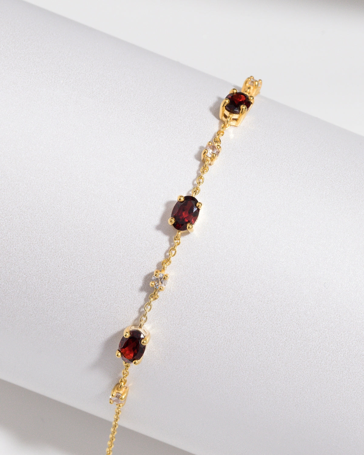 Garnet Bracelet in 18k Gold Vermeil