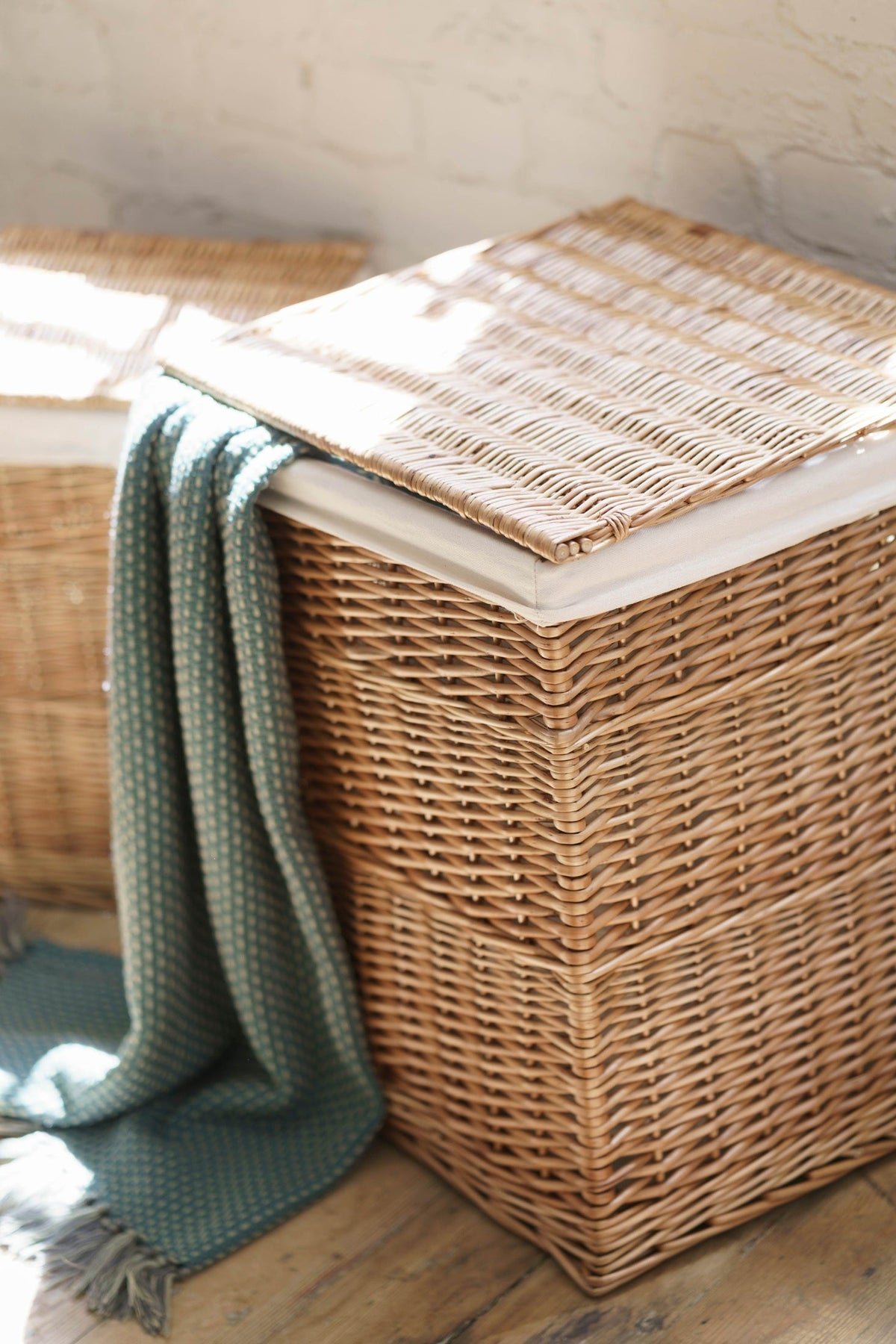 Light Steamed Willow Square Laundry Basket with White Lining Set 2