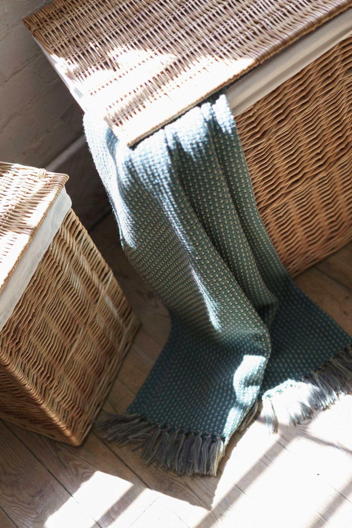 Light Steamed Willow Square Laundry Basket with White Lining Set 2