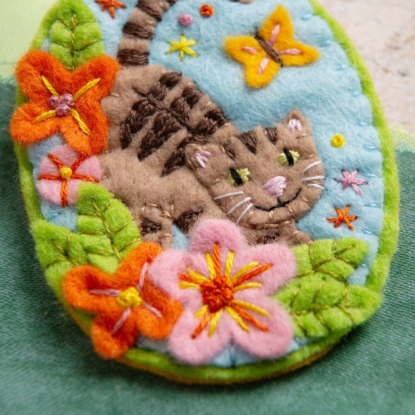 Tabby Cat Felt Craft Brooch Kit for Beginners