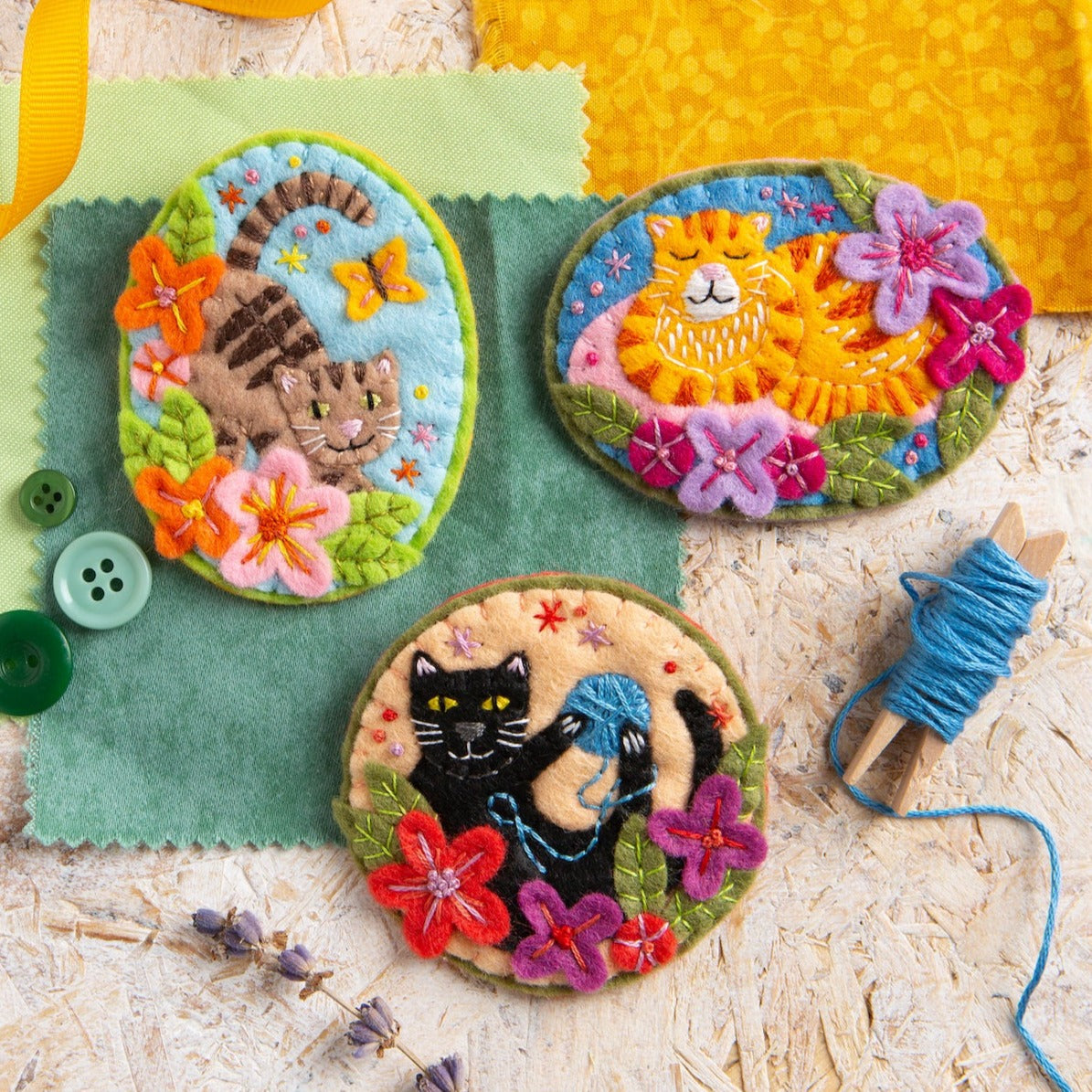 Tabby Cat Felt Craft Brooch Kit for Beginners