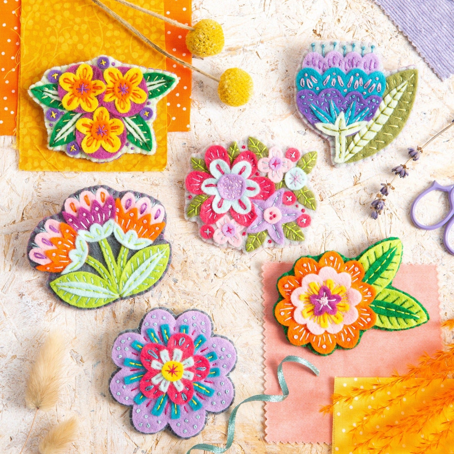 'Vita' Flower Felt Craft Brooch Kit for Beginners