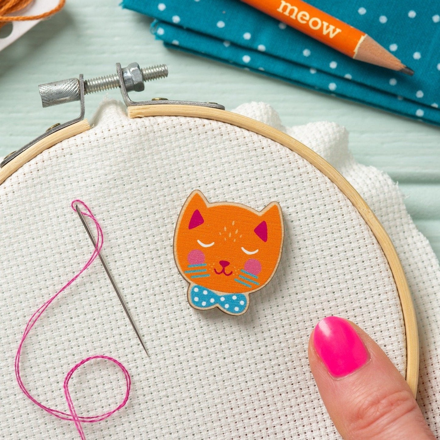 Cat Magnetic Needle Minder