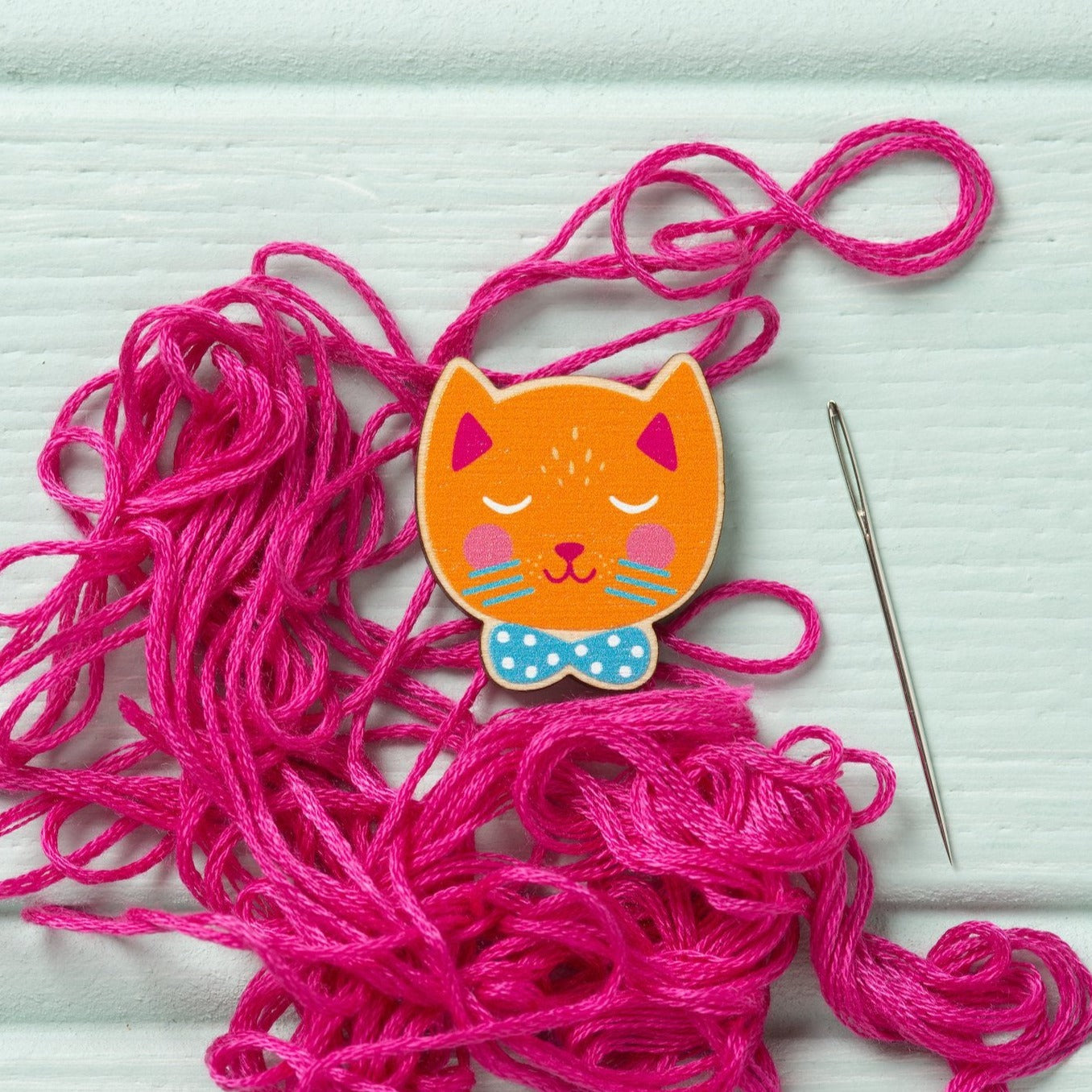 Cat Magnetic Needle Minder