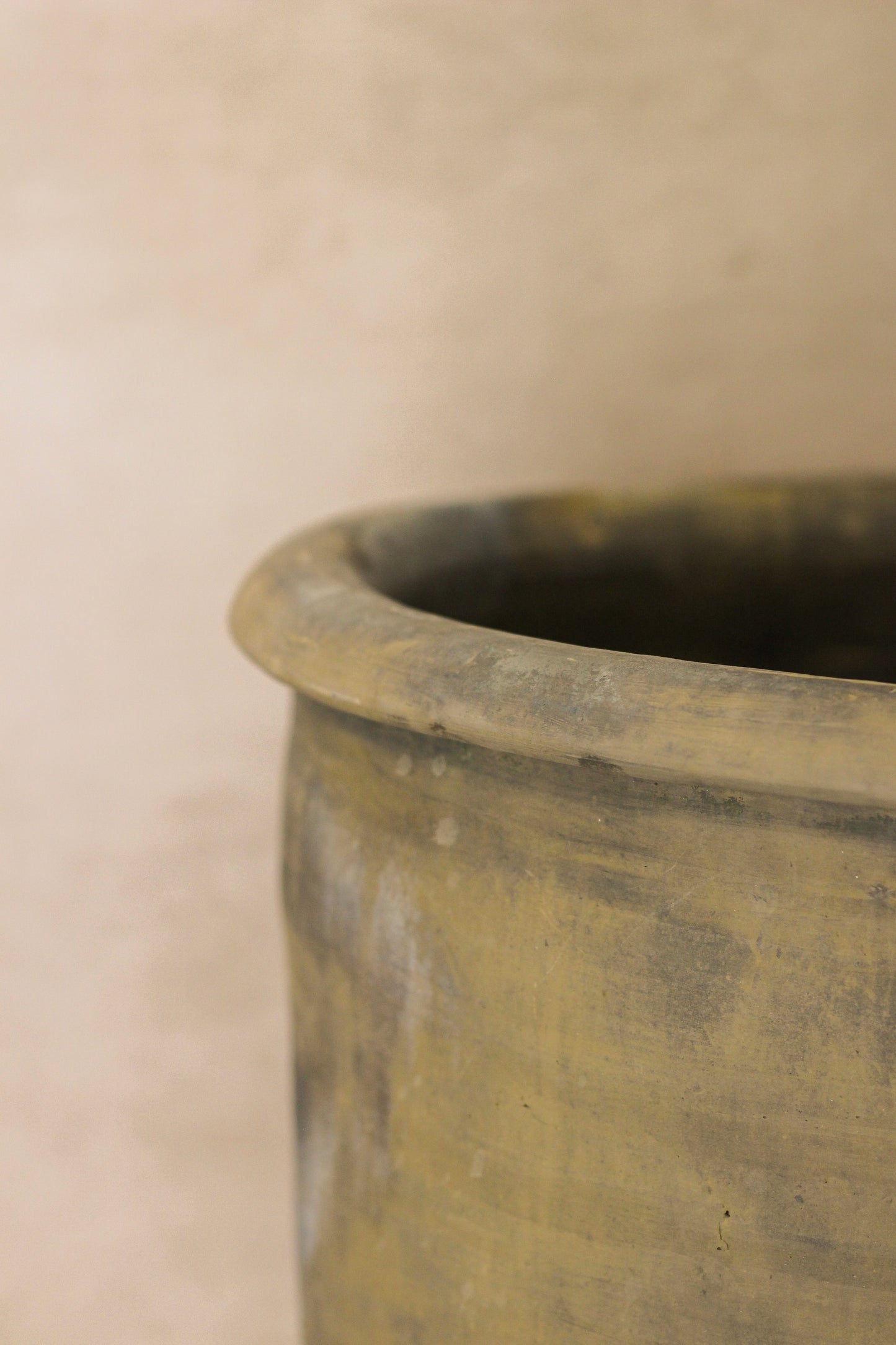 Big Old Grey Asian Pot - L012