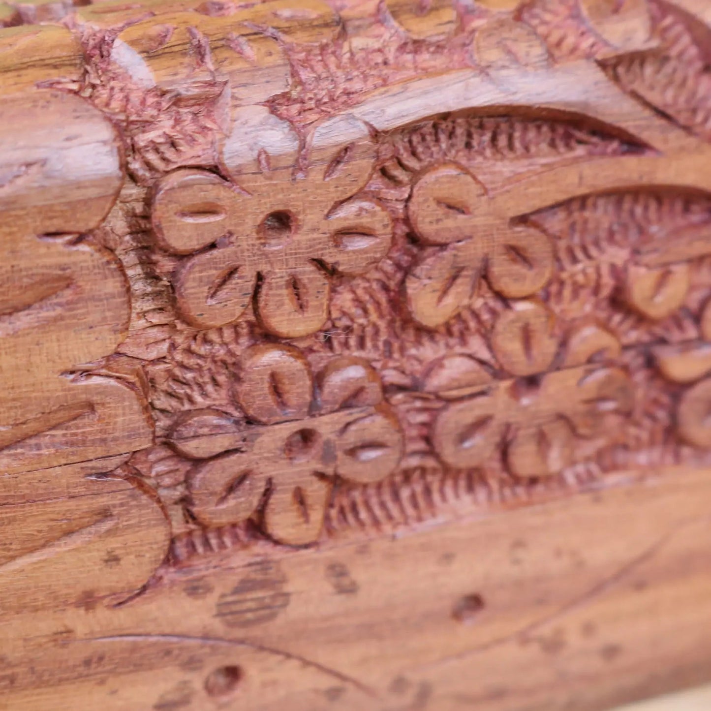Daipur Sheesham Wood Pen Box Hand Carved