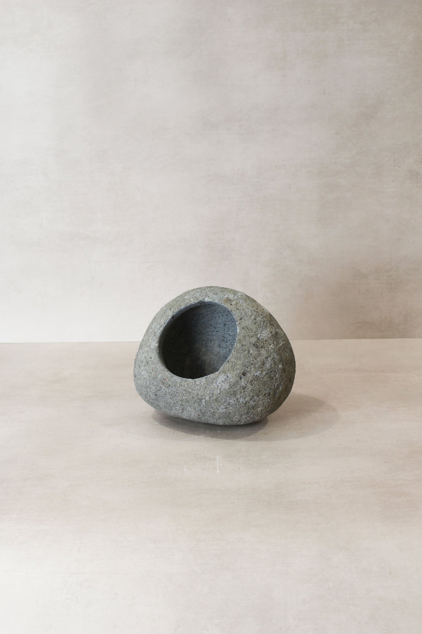 River Stone Planter Pot No10
