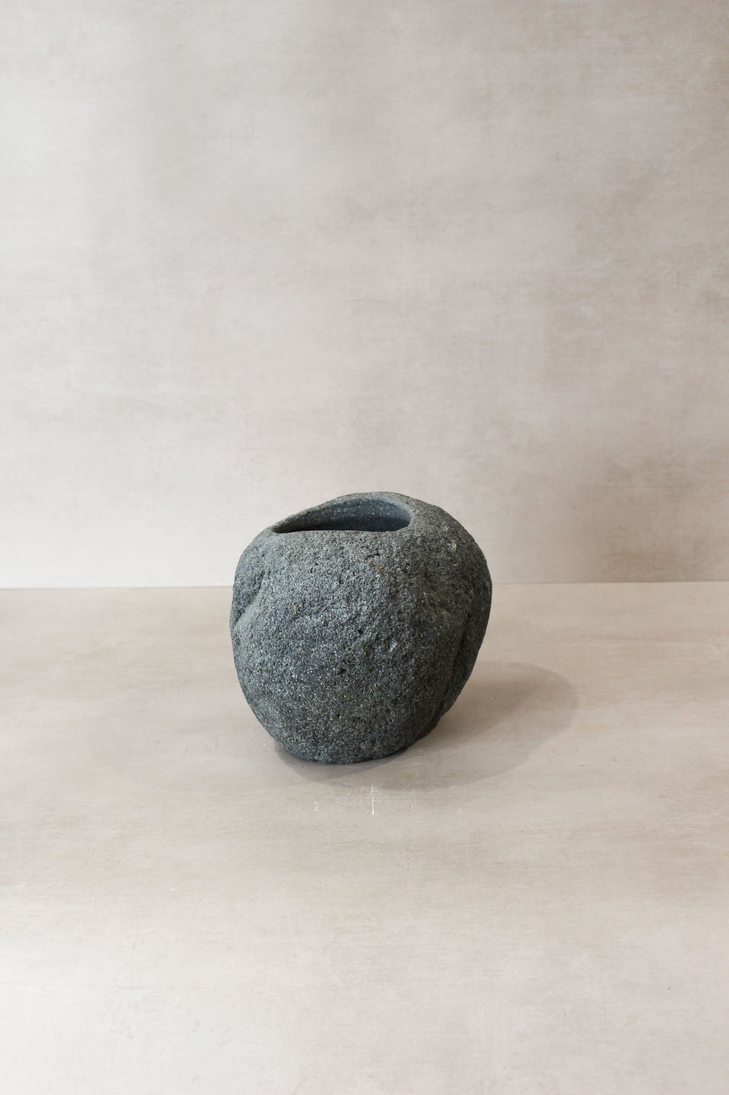 River Stone Planter Pot No11