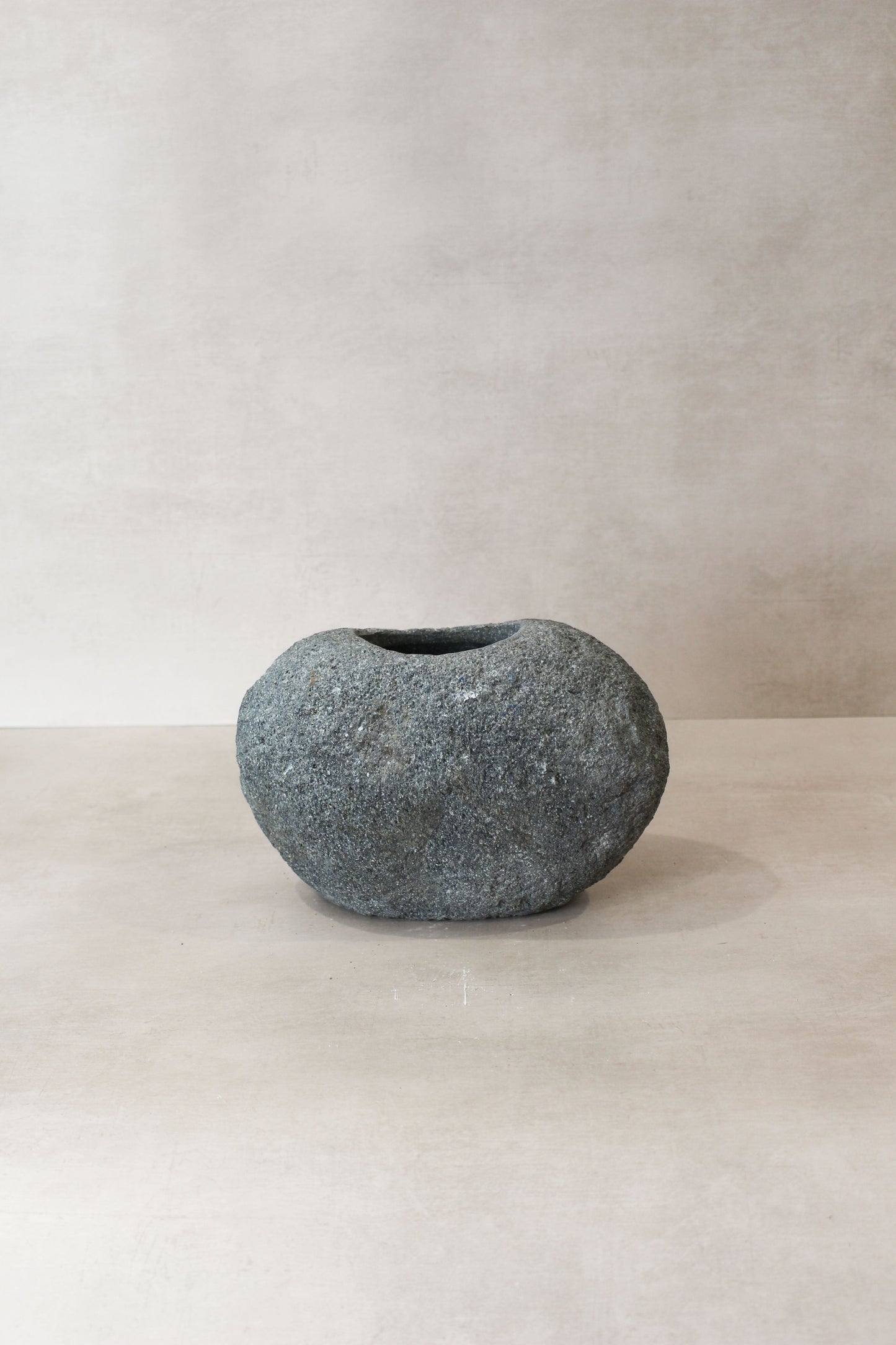 River Stone Planter Pot No11