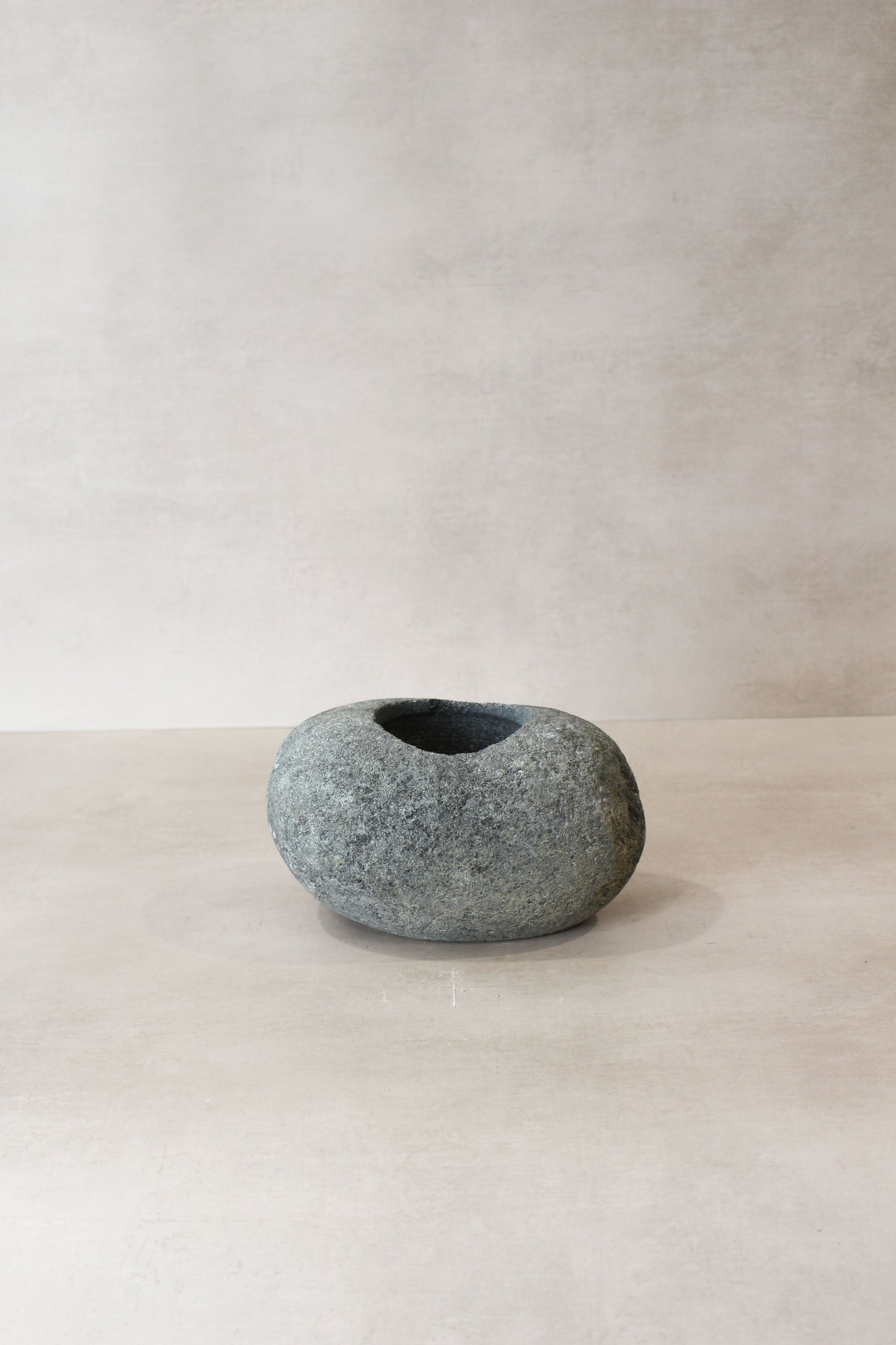River Stone Planter Pot No12