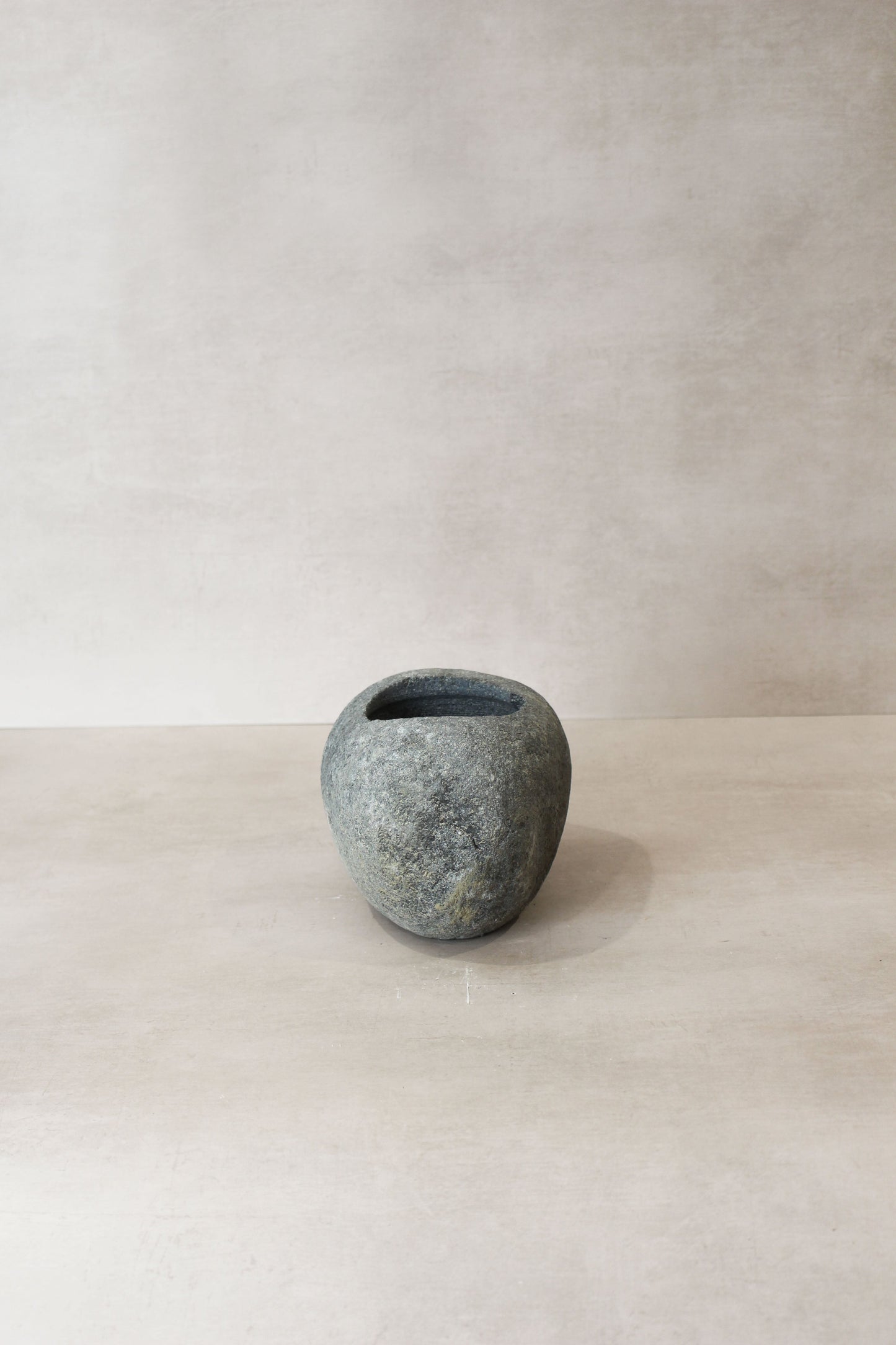 River Stone Planter Pot No12
