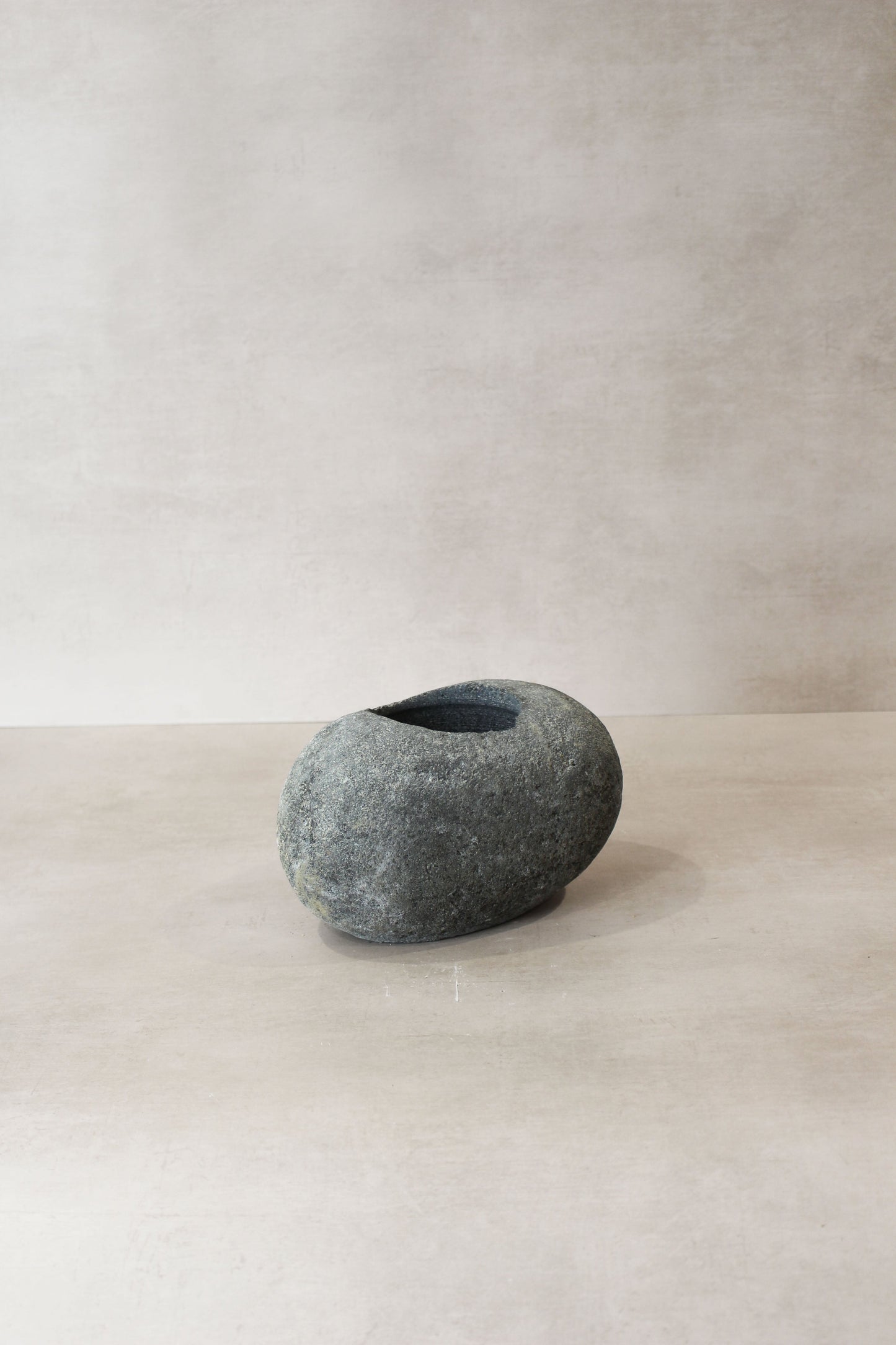 River Stone Planter Pot No12