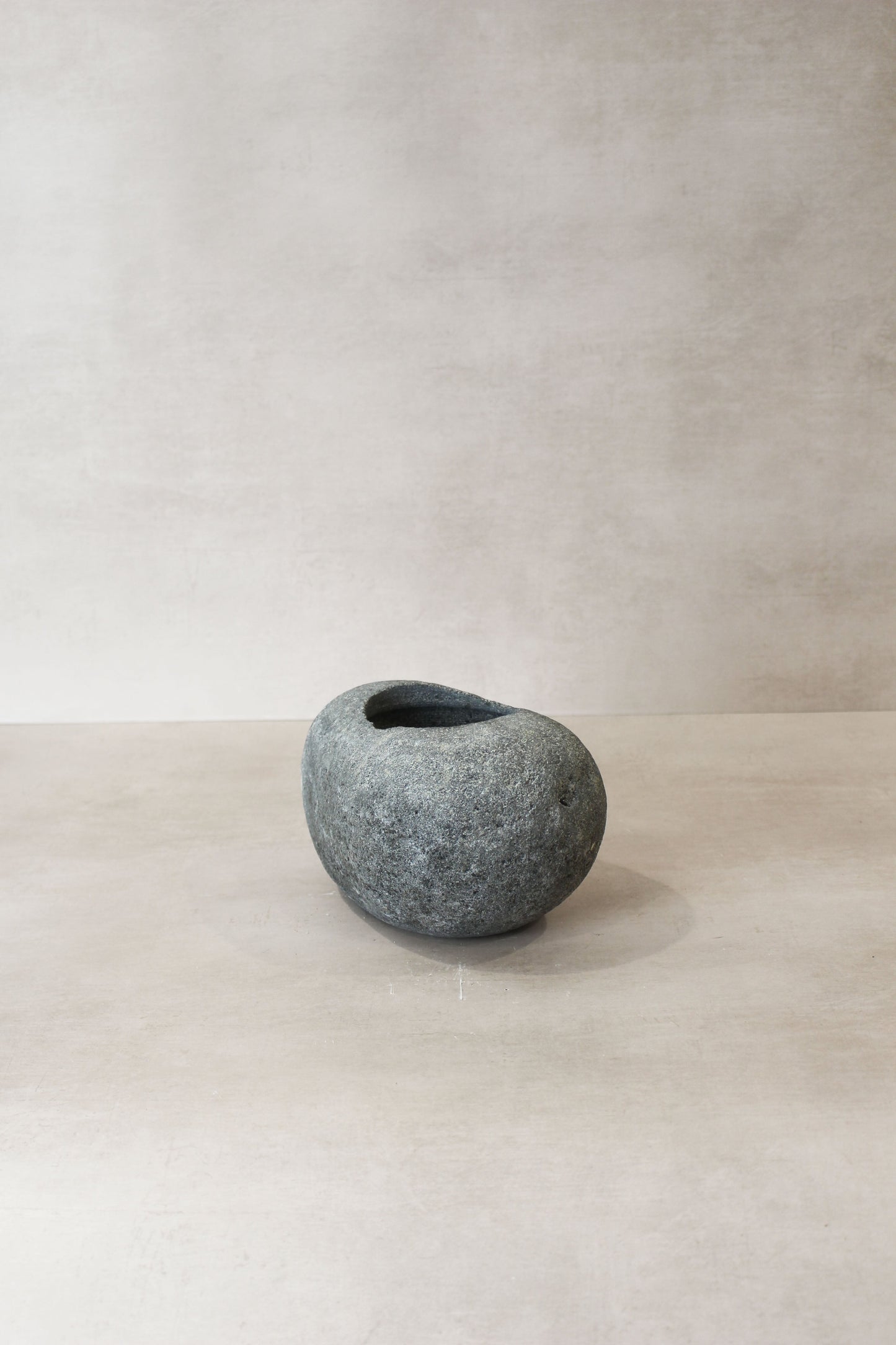 River Stone Planter Pot No12