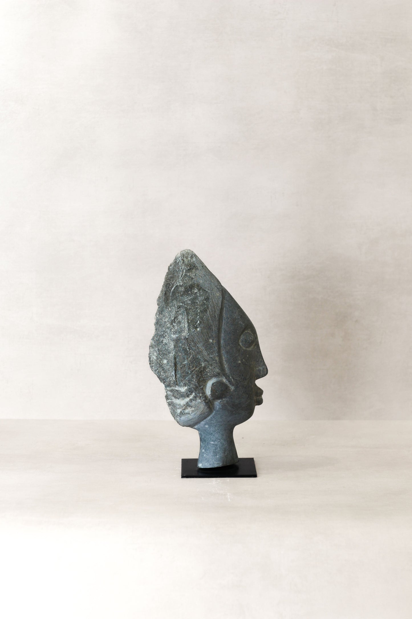 Stone head sculpture by Rizimu Chiwawa Zimbabwe (3110)