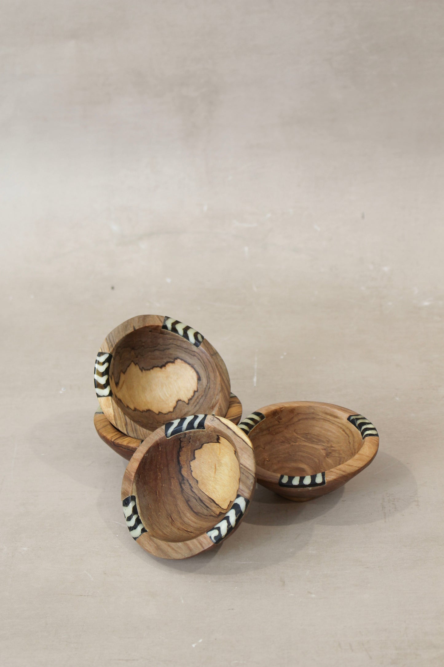 Wooden dish with inlay| WD02