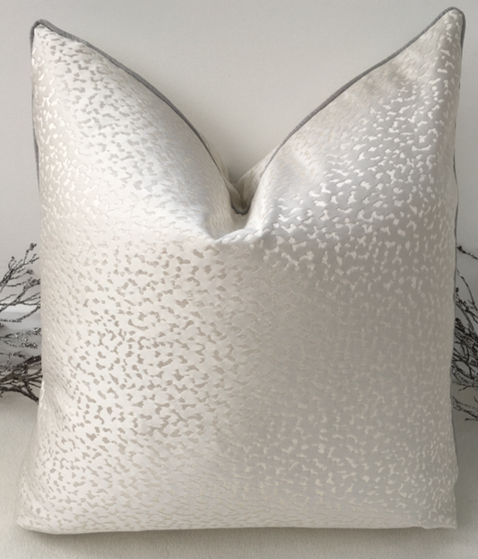 The Couture Cushion - The Ivory Mossimo - Style No. 20