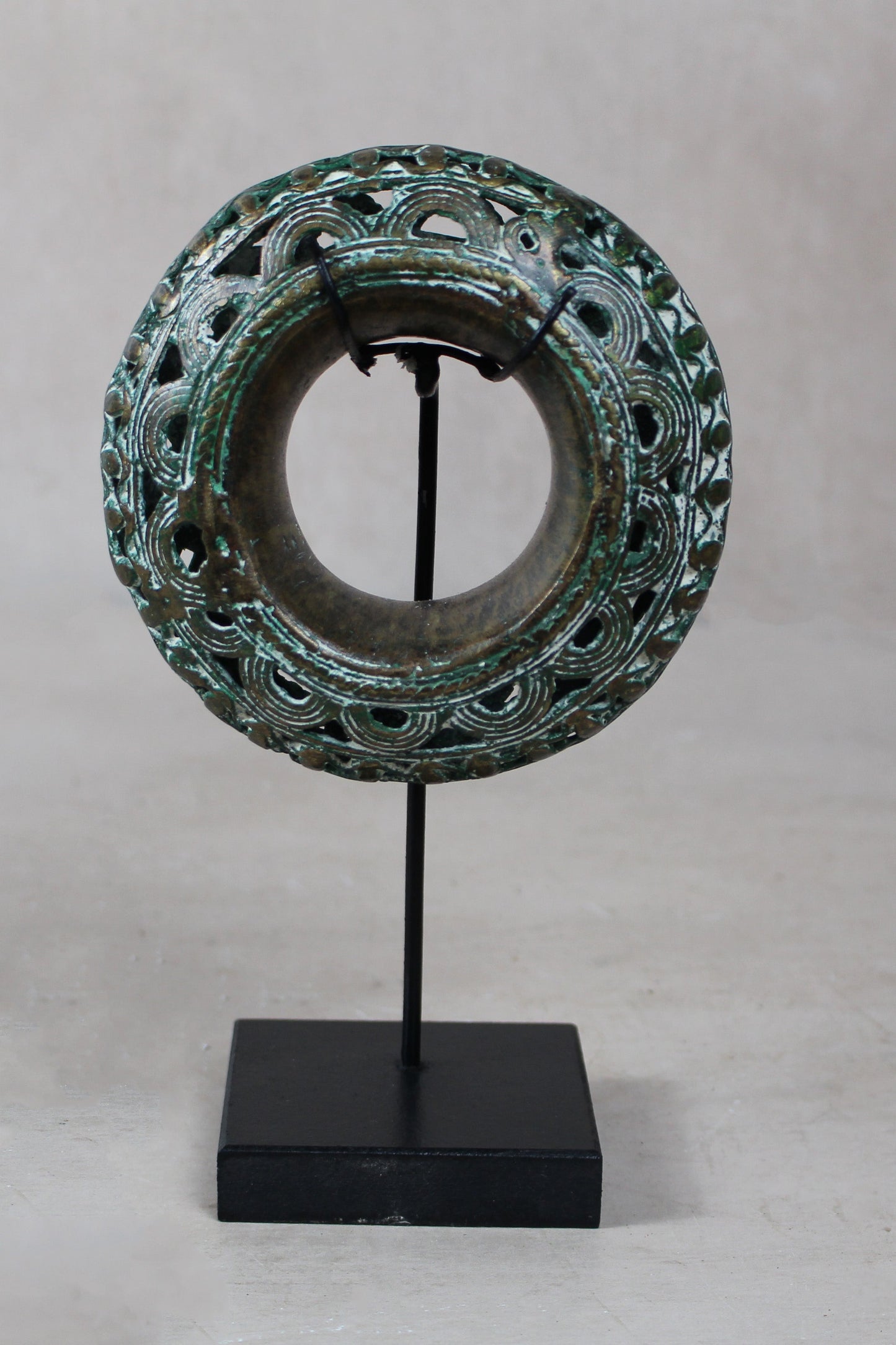 Benin Bronze Bangle - 207.4