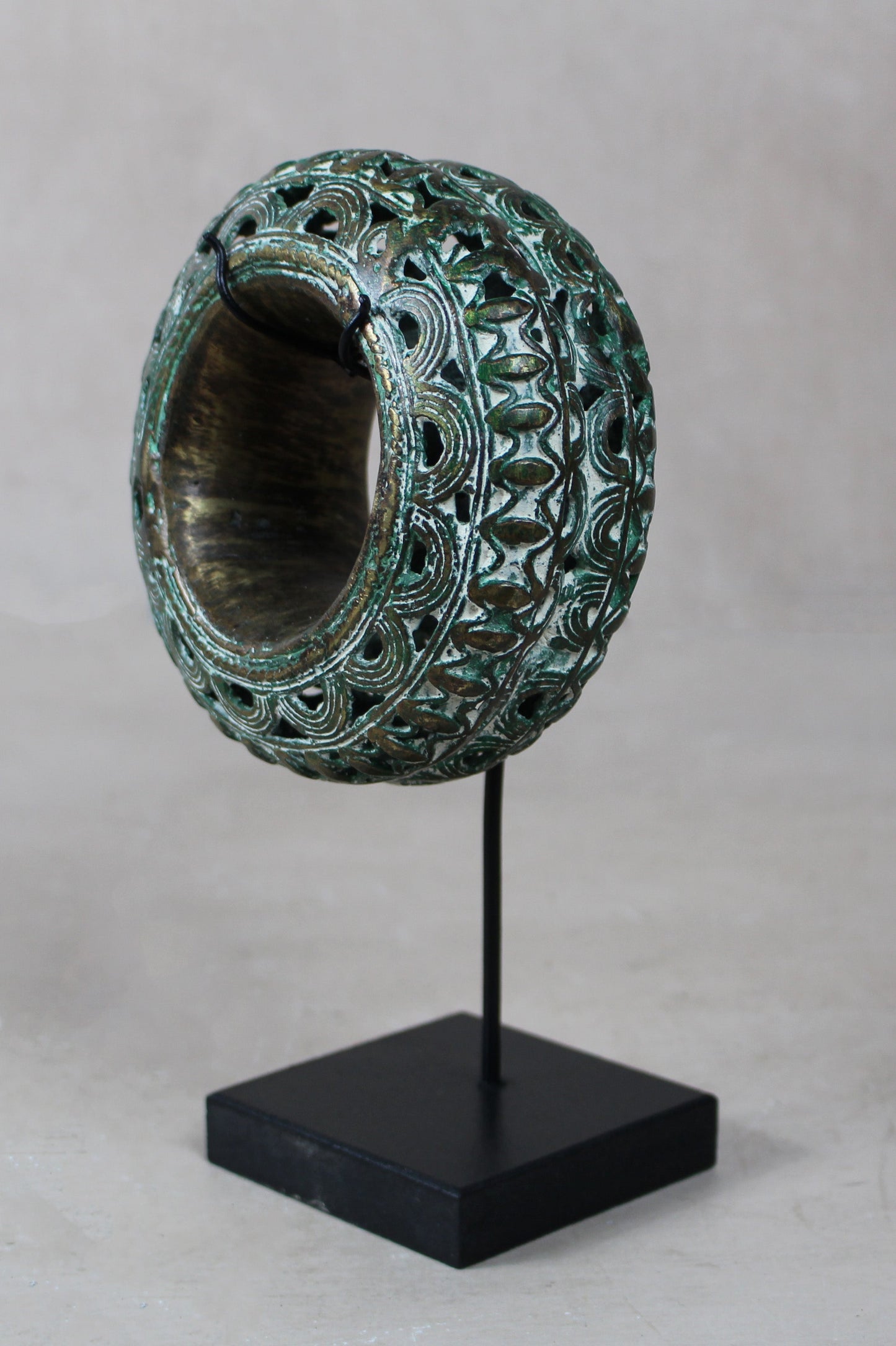 Benin Bronze Bangle - 207.4