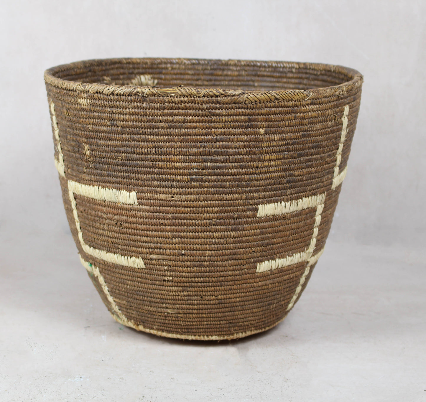 Vintage Tutsi Basket - Rwanda - 106.5