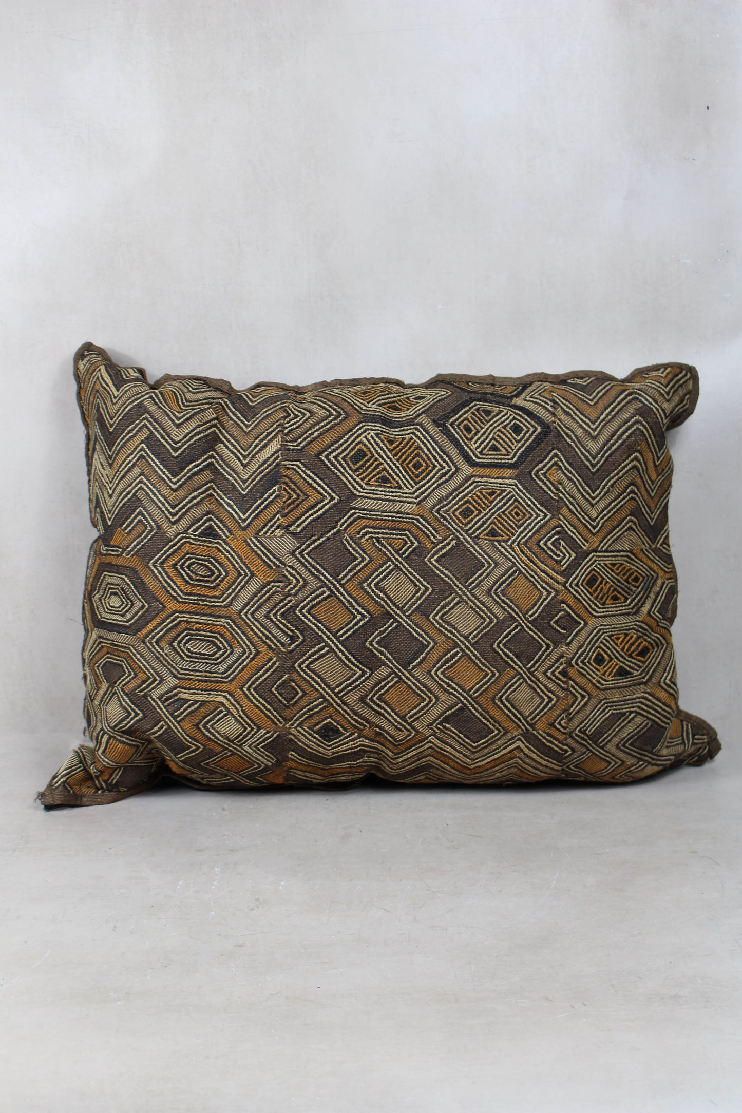 Vintage Showa Cloth Cushion - 25.12