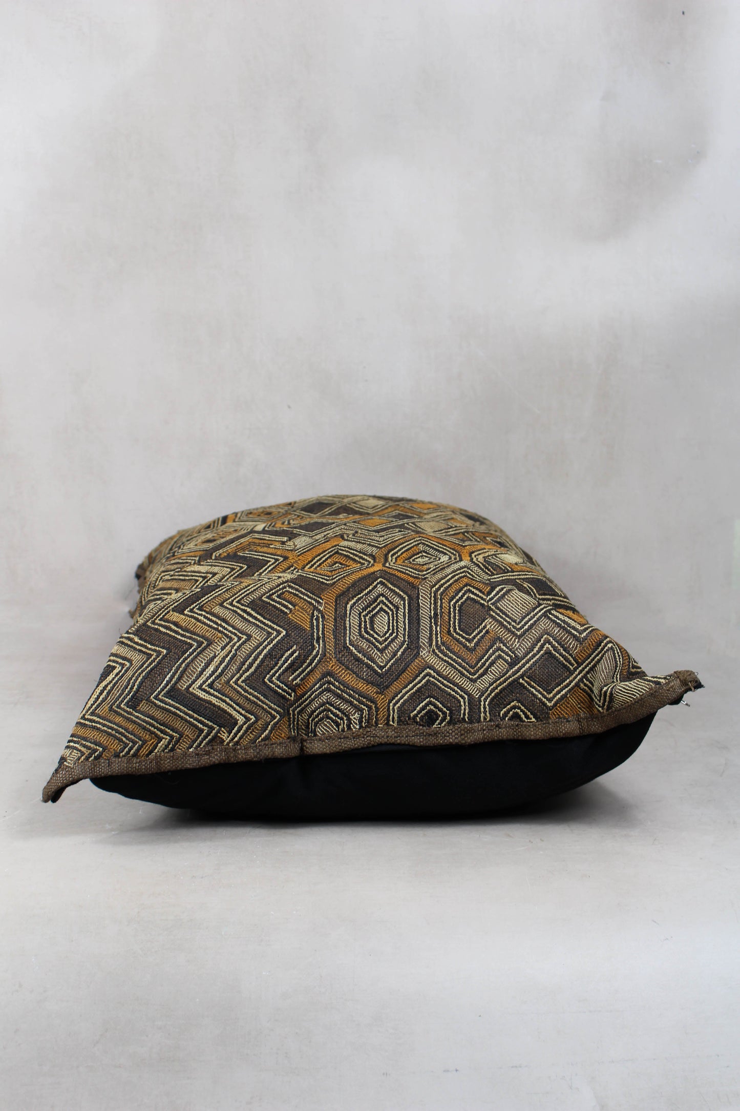 Vintage Showa Cloth Cushion - 25.12