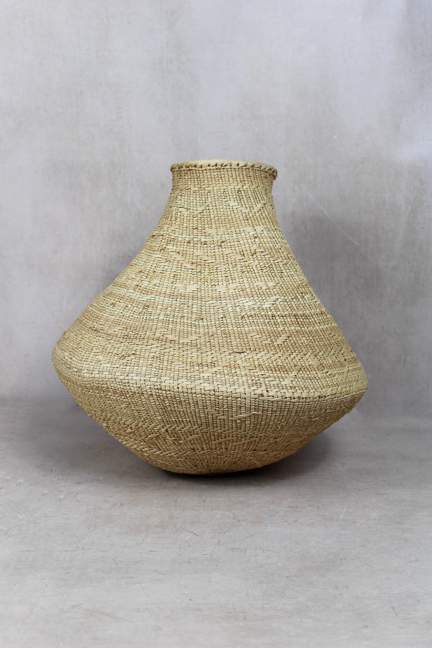 Garlic Gourd woven basket - Zimbabwe - 18.4