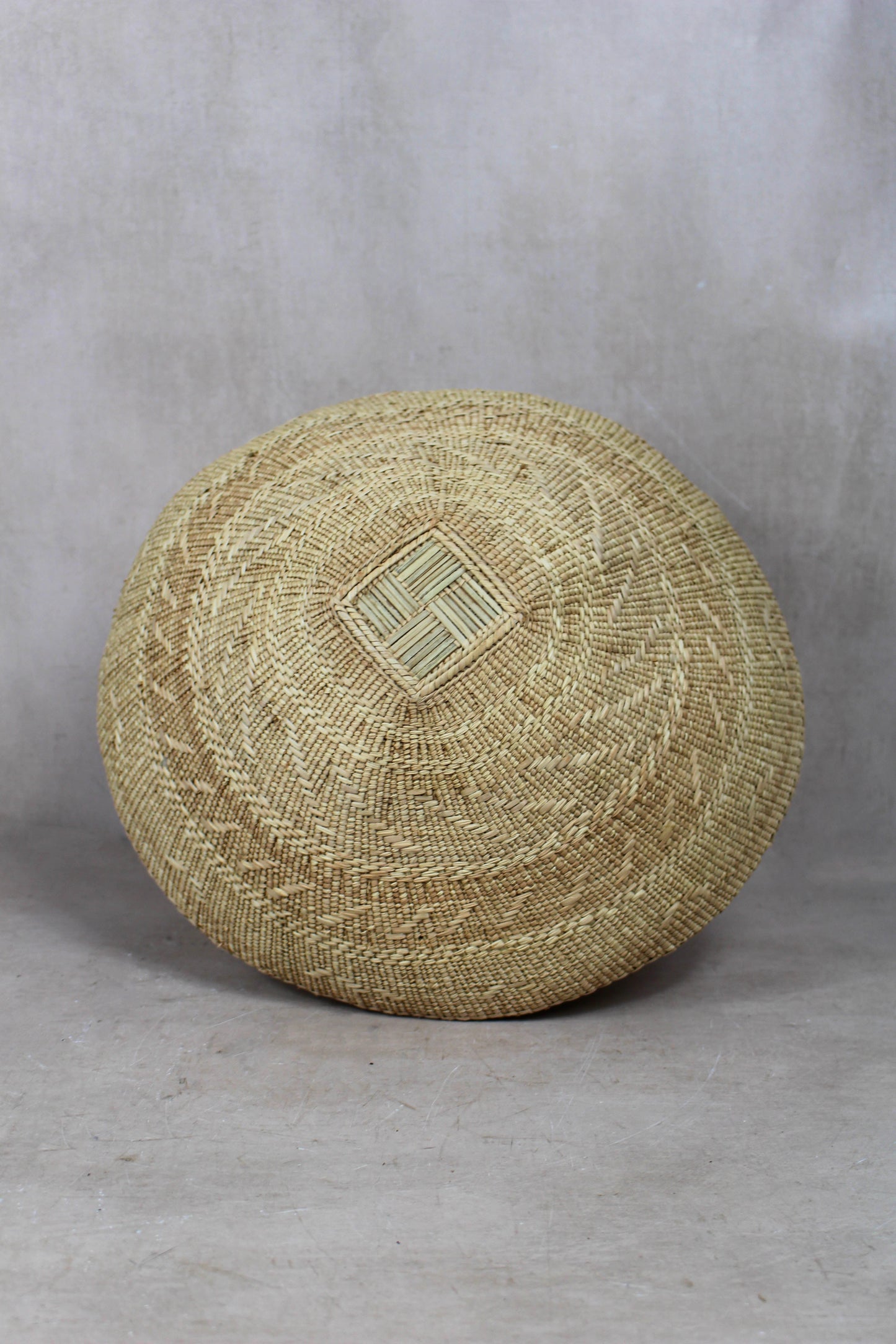 Garlic Gourd woven basket - Zimbabwe - 18.4
