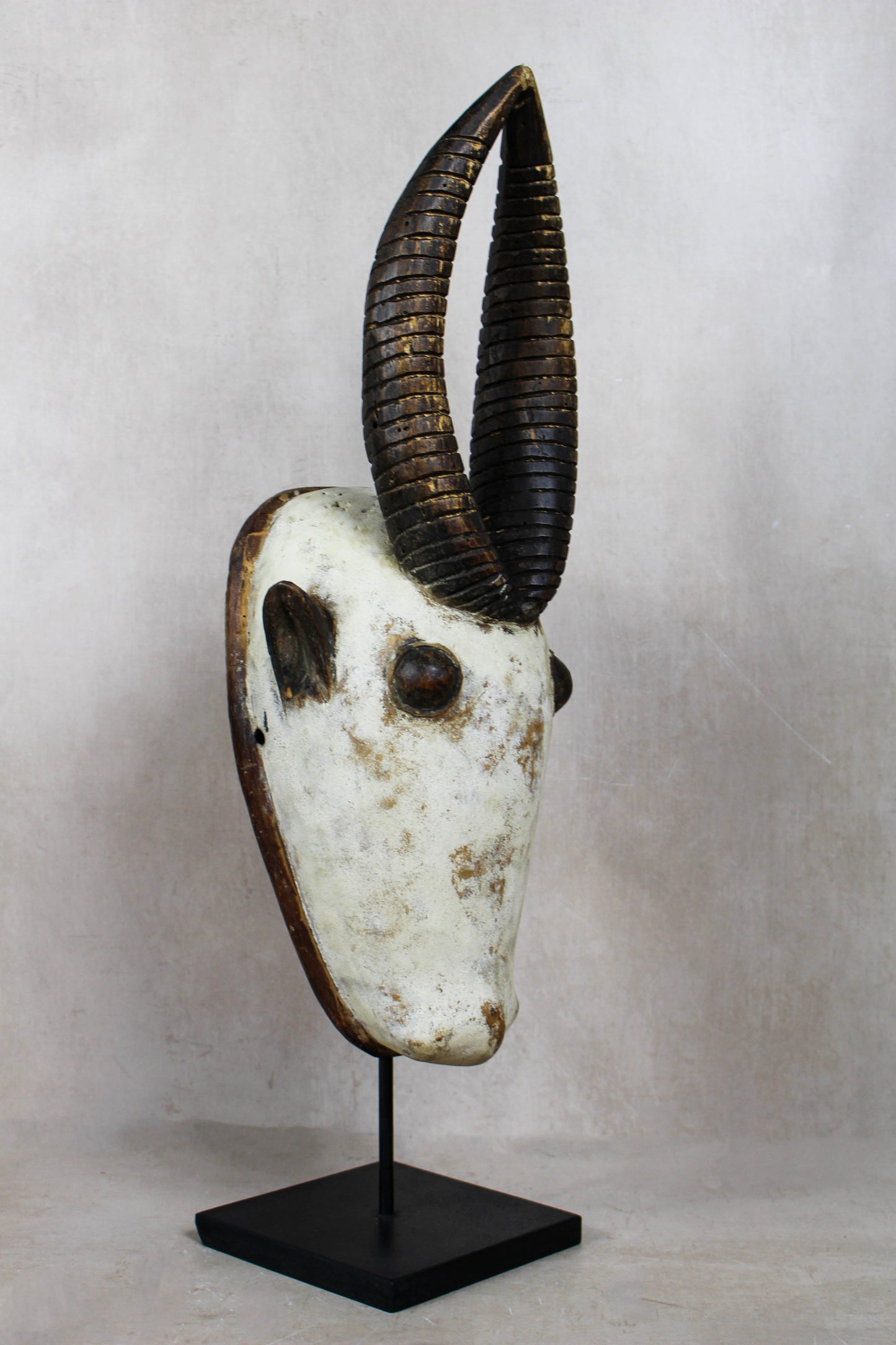Kwele Ridged-Horn Antelope Mask – Gabon - 110.1