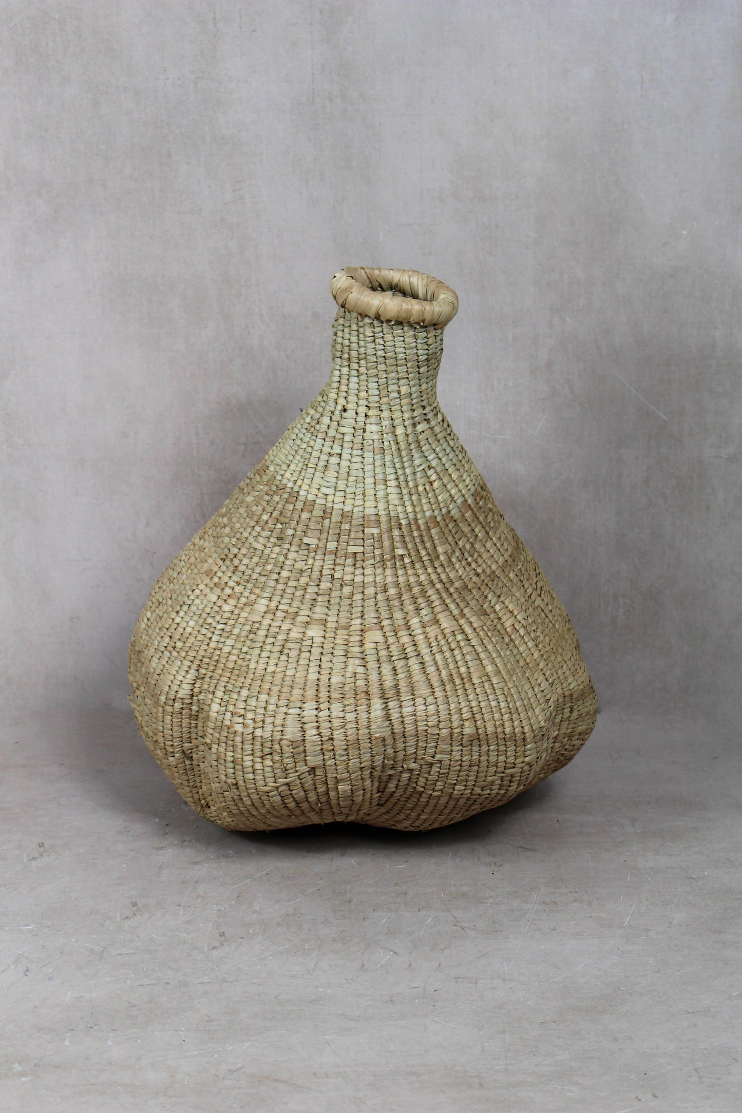 Garlic Gourd woven basket - Zimbabwe - 18.5