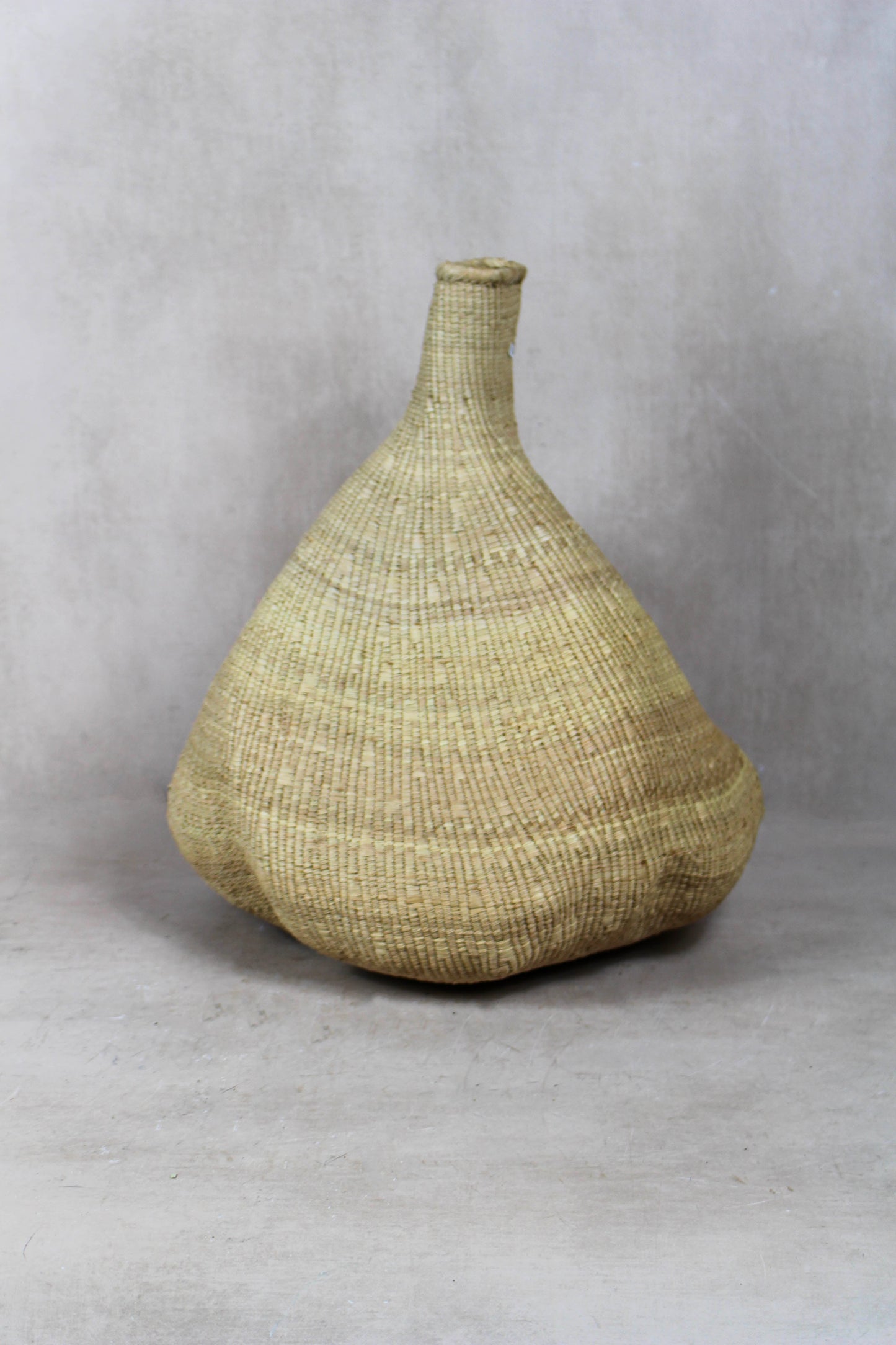 Garlic Gourd woven basket - Zimbabwe - 18.9