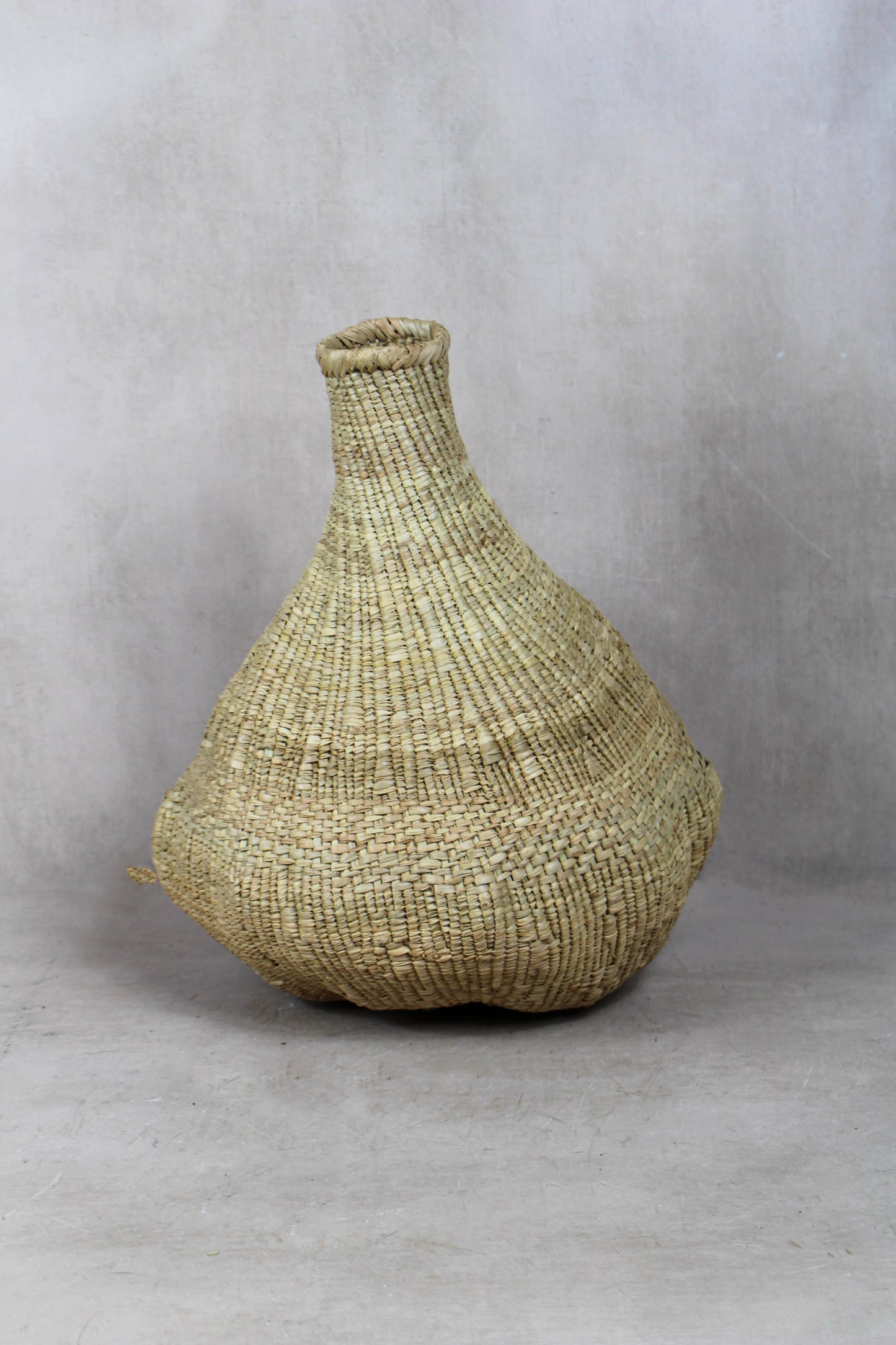 Garlic Gourd woven basket - Zimbabwe - 18.10