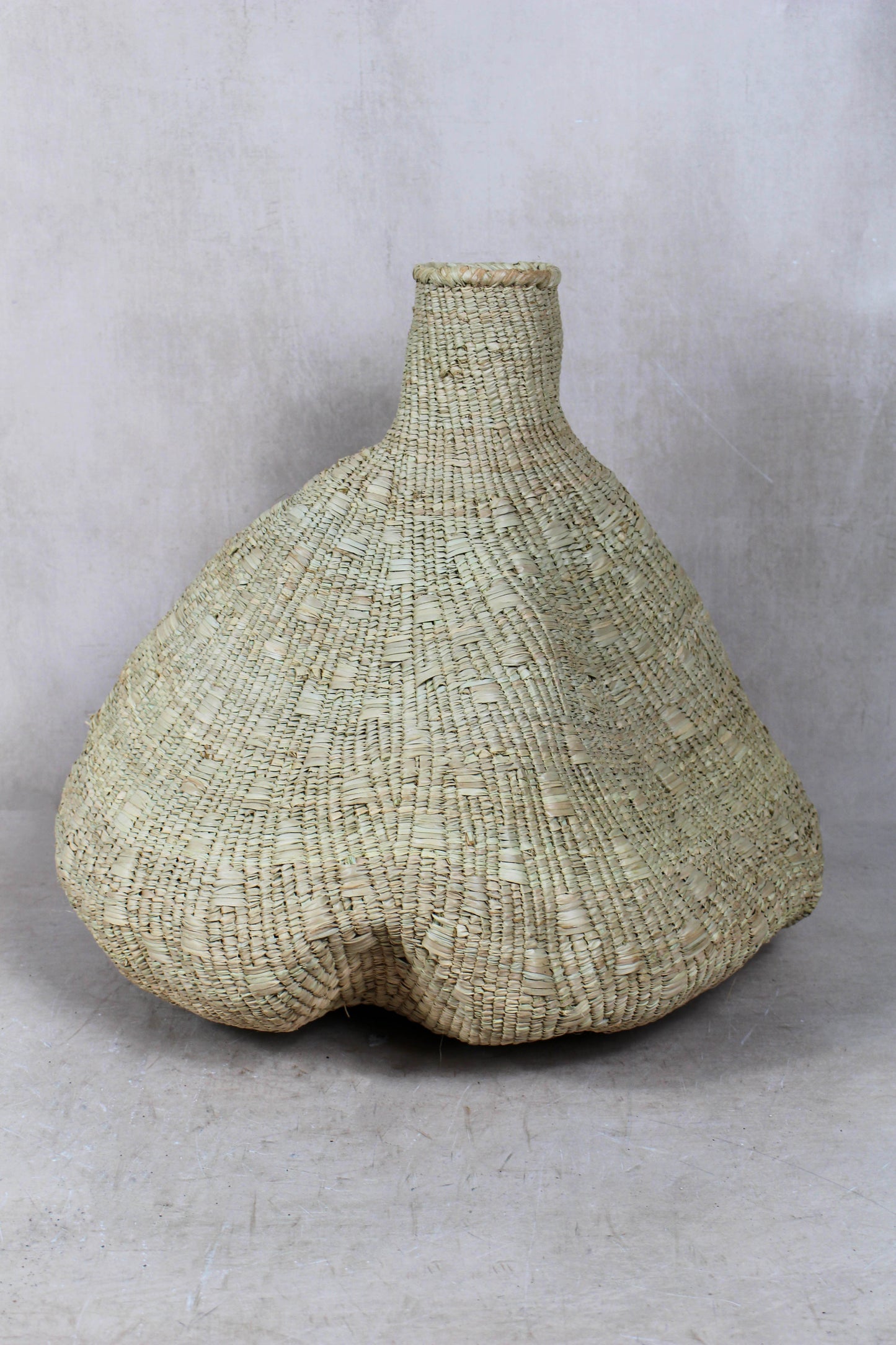 Garlic Gourd woven basket - Zimbabwe - 18.15