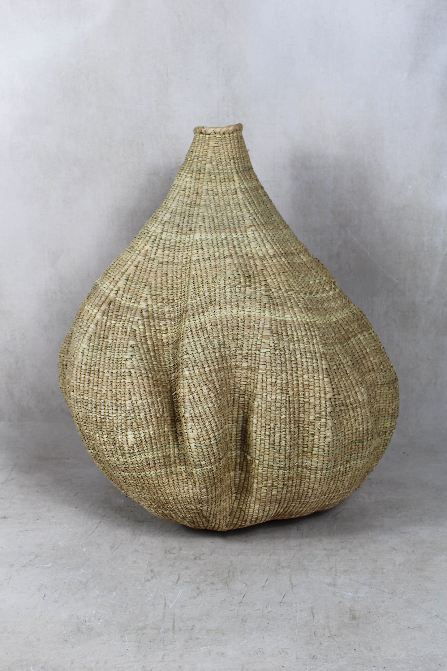 Garlic Gourd woven basket - Zimbabwe - 18.18