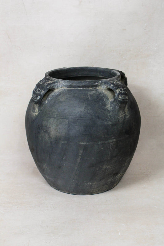 Vintage Lion Ears Dark Pot - DE.28