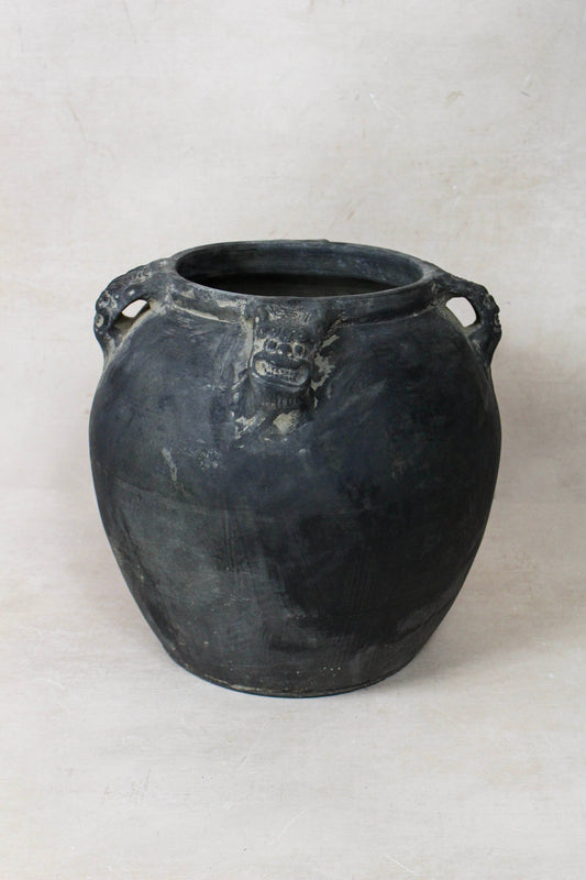 Vintage Lion Ears Dark Pot - DE.28