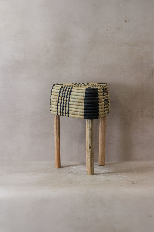 Woven Stool Black (73B)